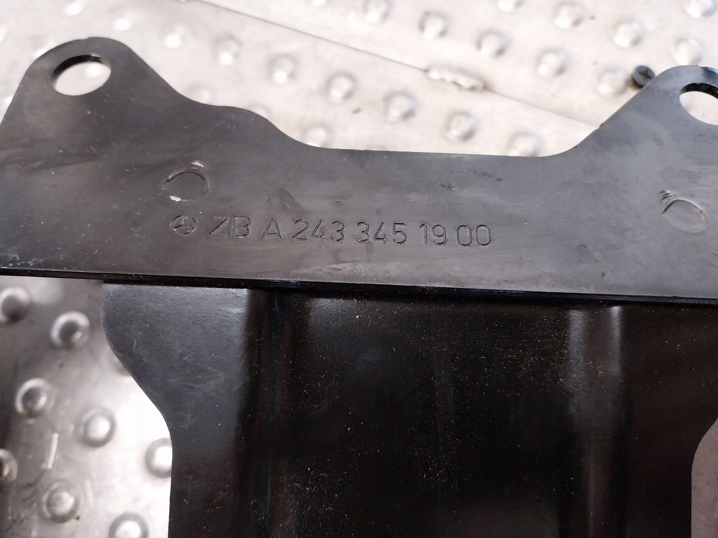 bracket holder chargíng A2433451900 MERCEDES EQA EQB H243 H247 X243