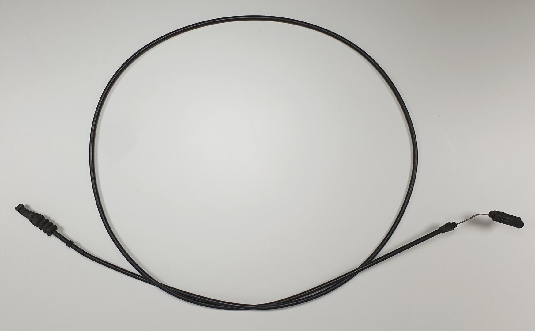 Трос відкривання капота MERCEDES W124