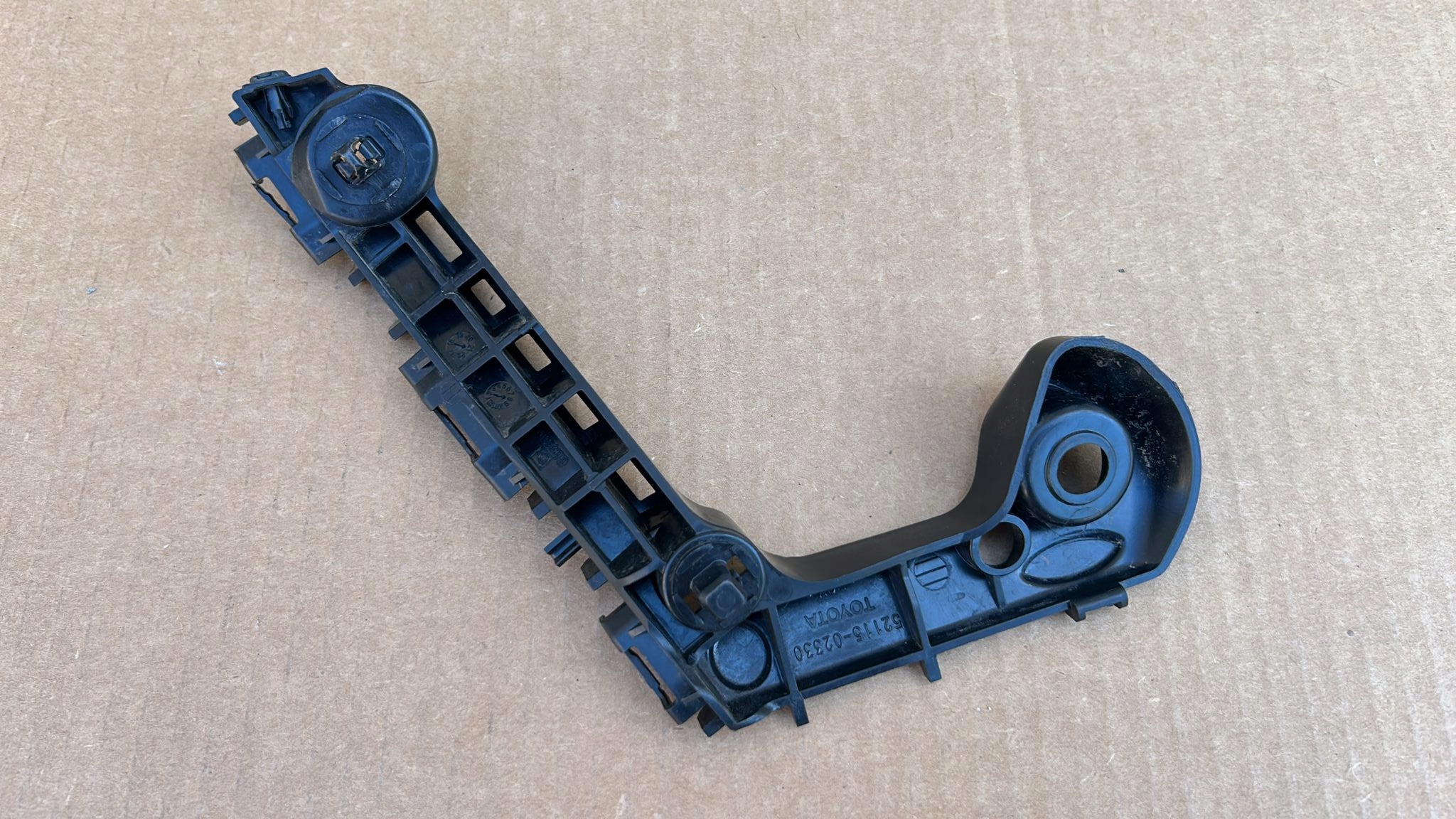 bumper bracket right front front TOYOTA COROLLA E21 19- KOMBI HB