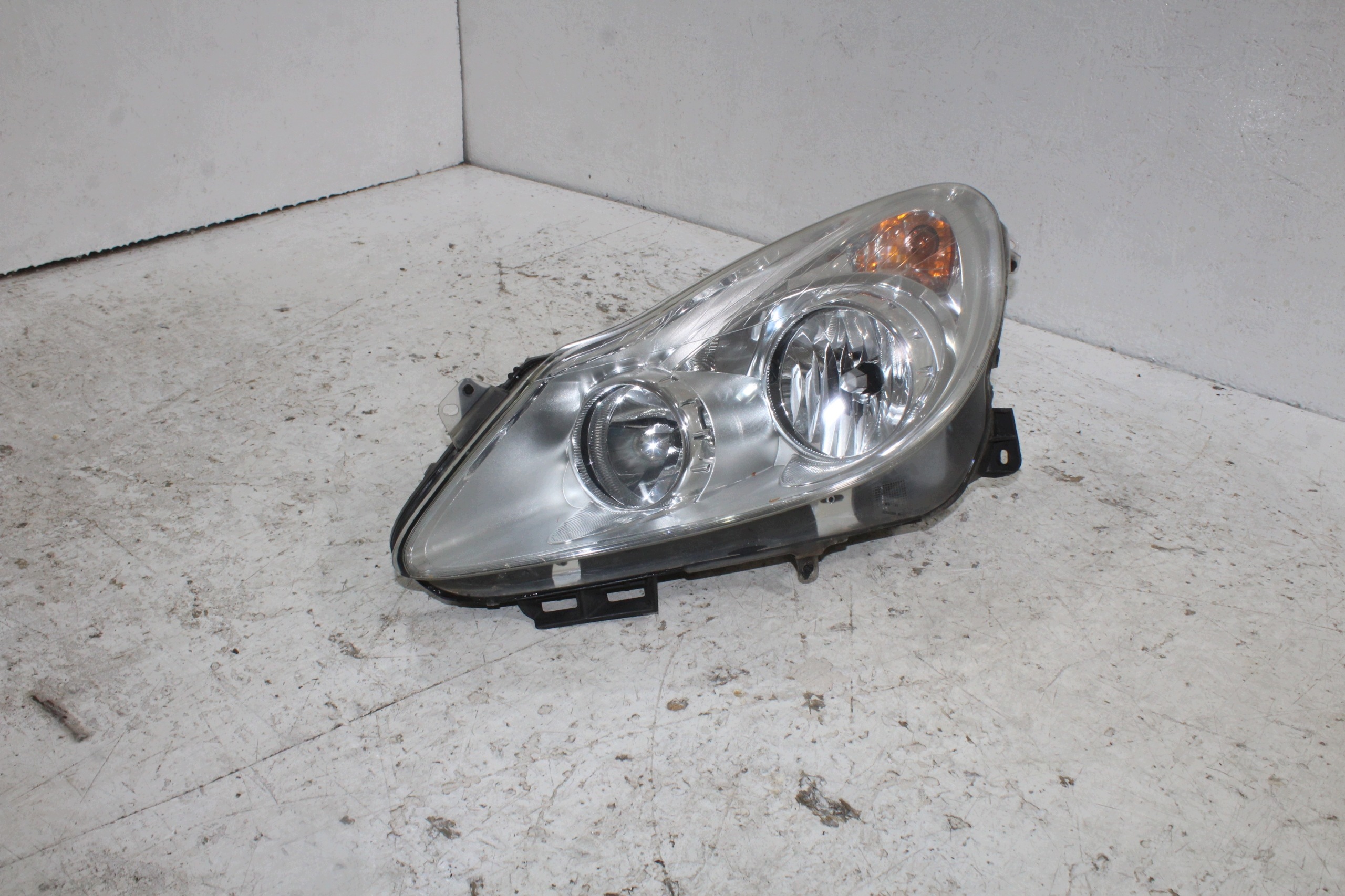 Opel Corsa D light left front 13186381