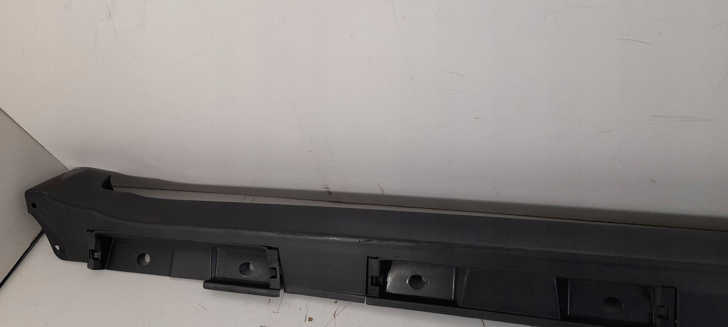 Toyota Avensis T27 moulding threshold left 7586005010 (LS81)