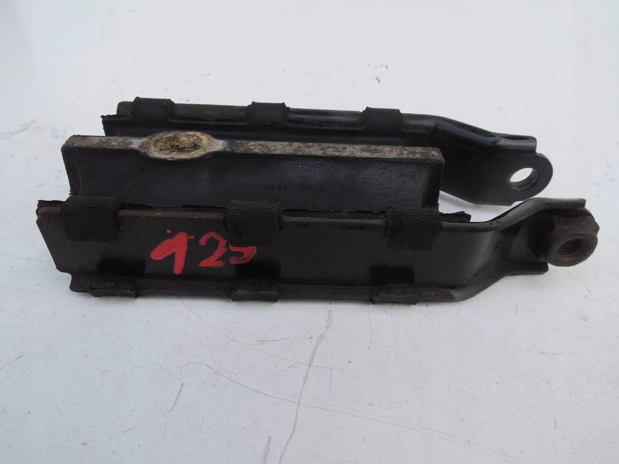 console airbag engine mount VOLVO S60 II V60 and 2.0 163KM 8G9N6P082BA