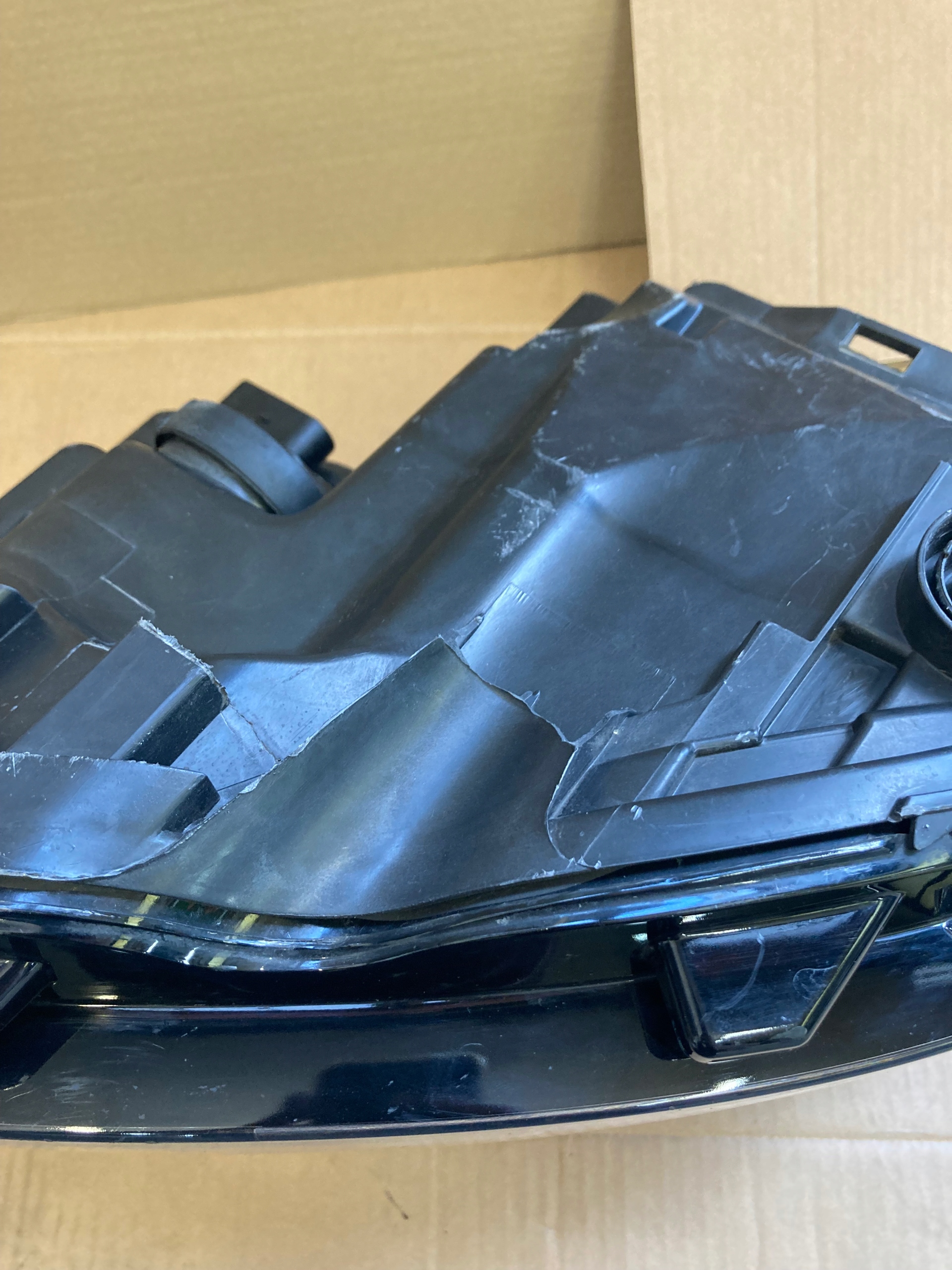 VW T6 Transporter 15- REFLEKTOR light right front
