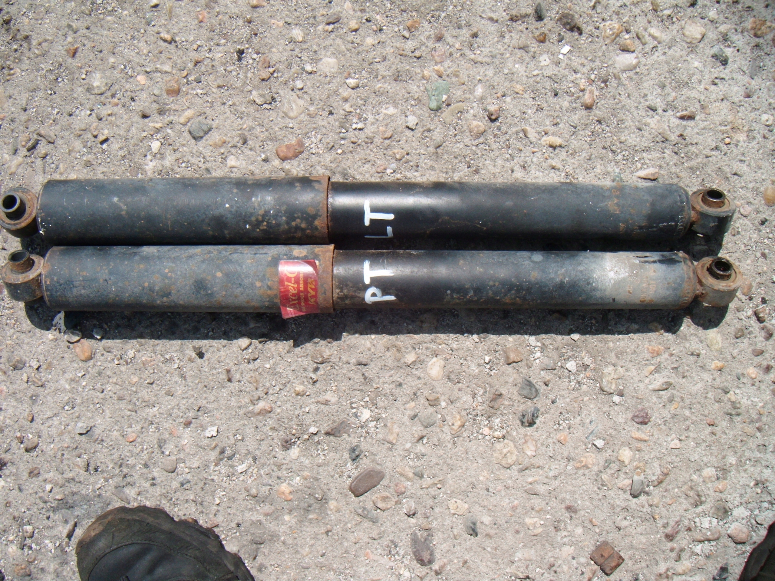 GRAND CHEROKEE WJ 98- 3.1TD AMORTYZATORY TYLNE