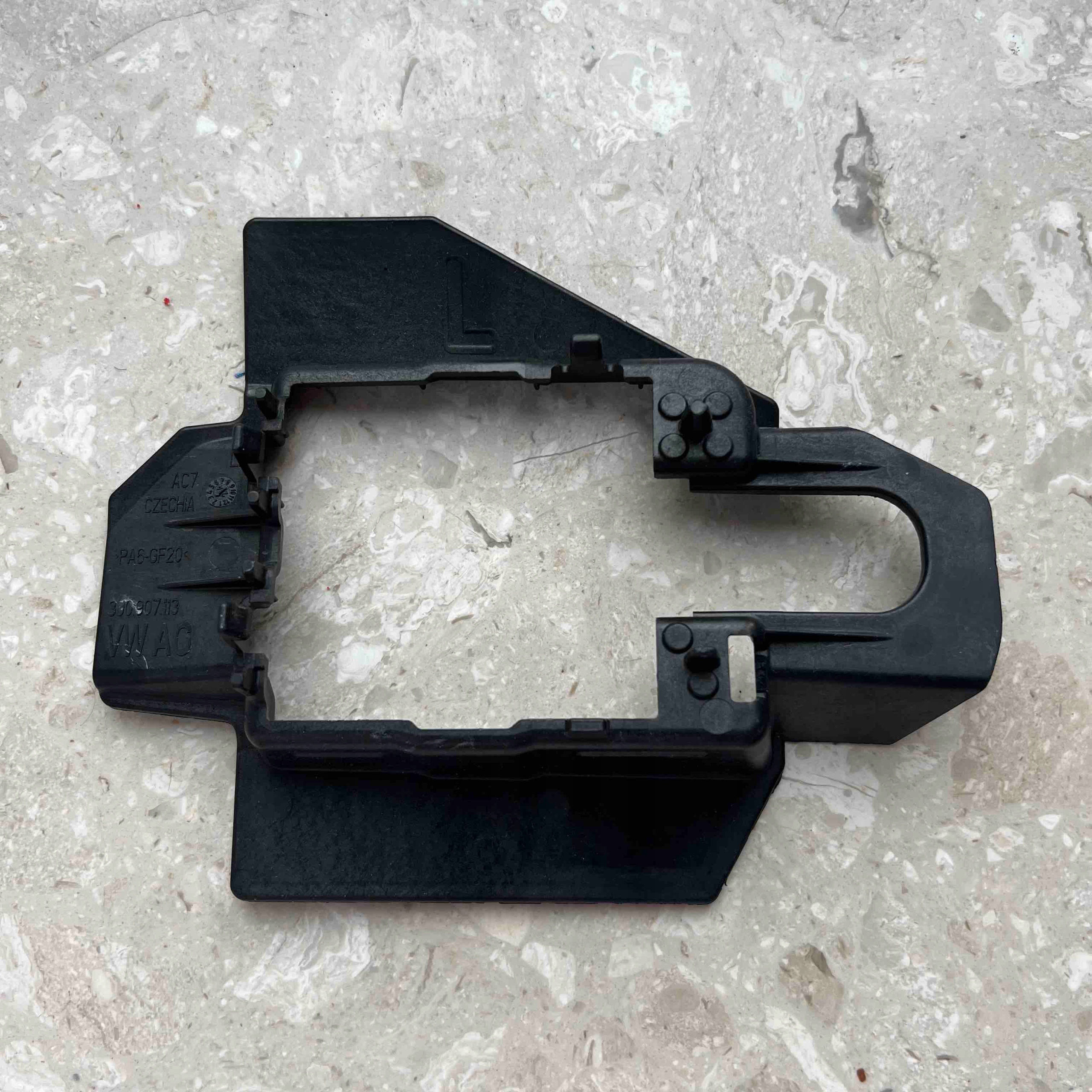 VW PASSAT B9 holder console RADARU left 3J0907113