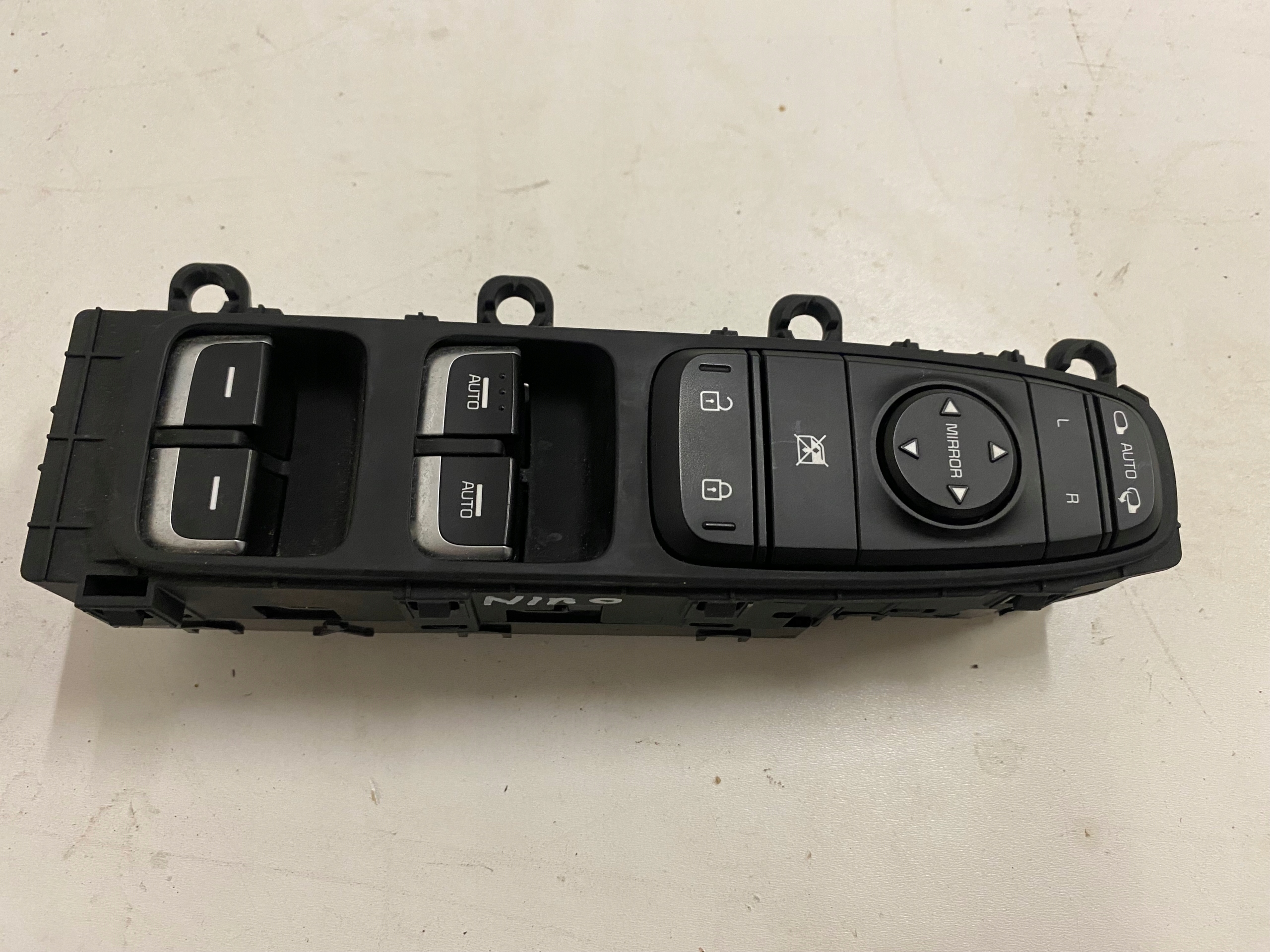 KIA NIRO switch windows LEWEJ PRZEDNIEJ