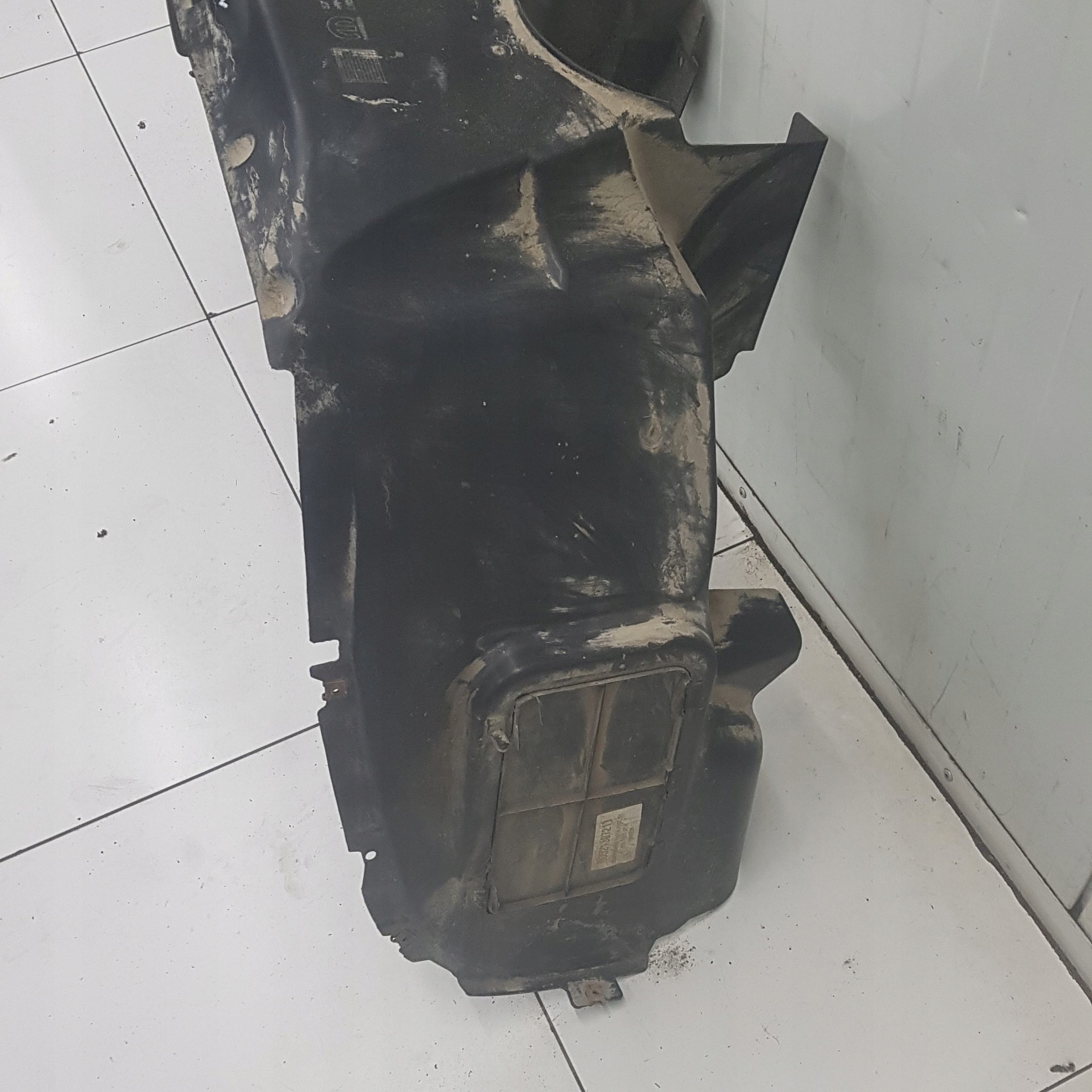 mudguard left rear. JEEP RENEGADE 52130721