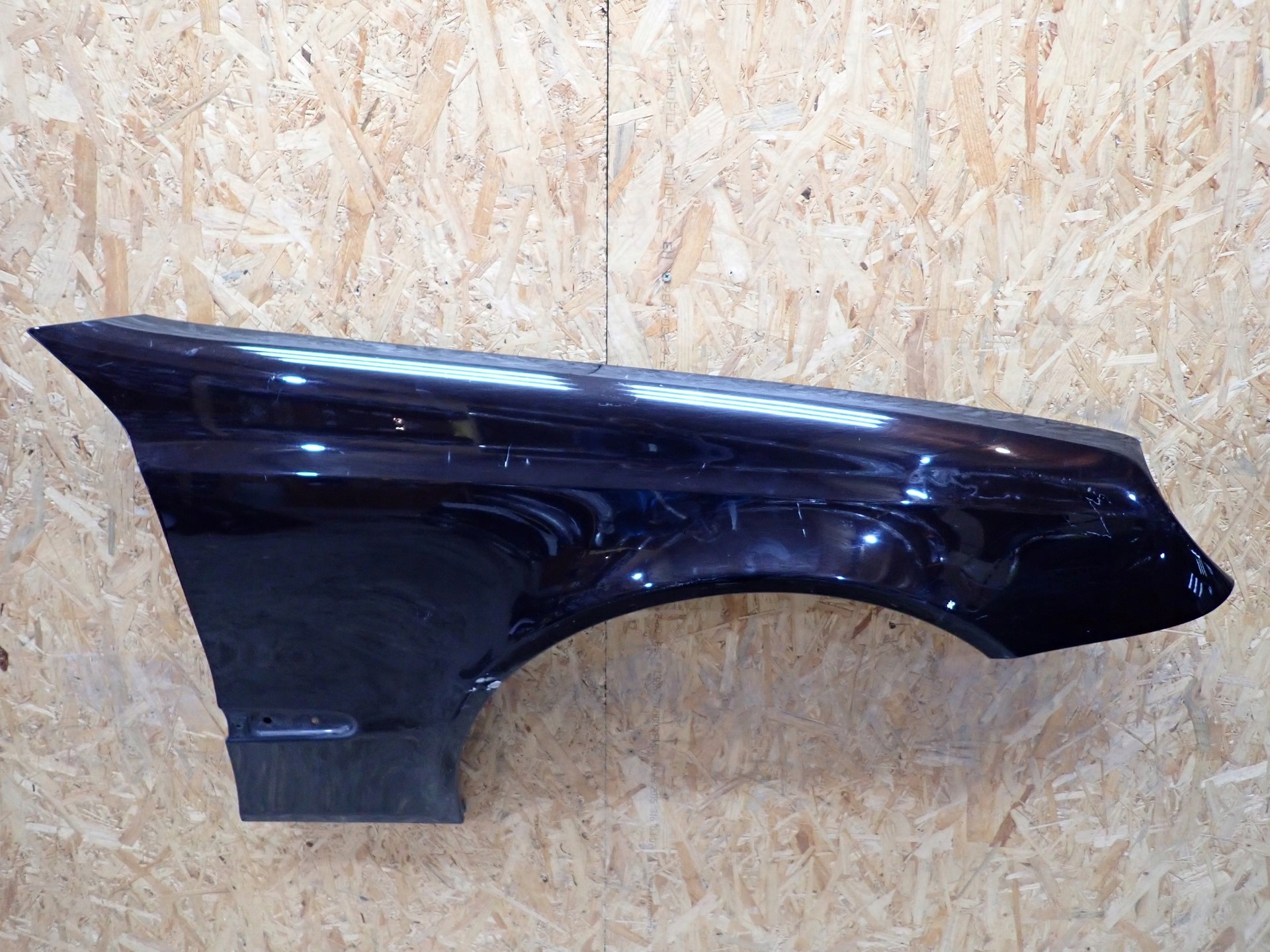 fender right front MERCEDES E KLASA 211 2002-2009R A2118800818