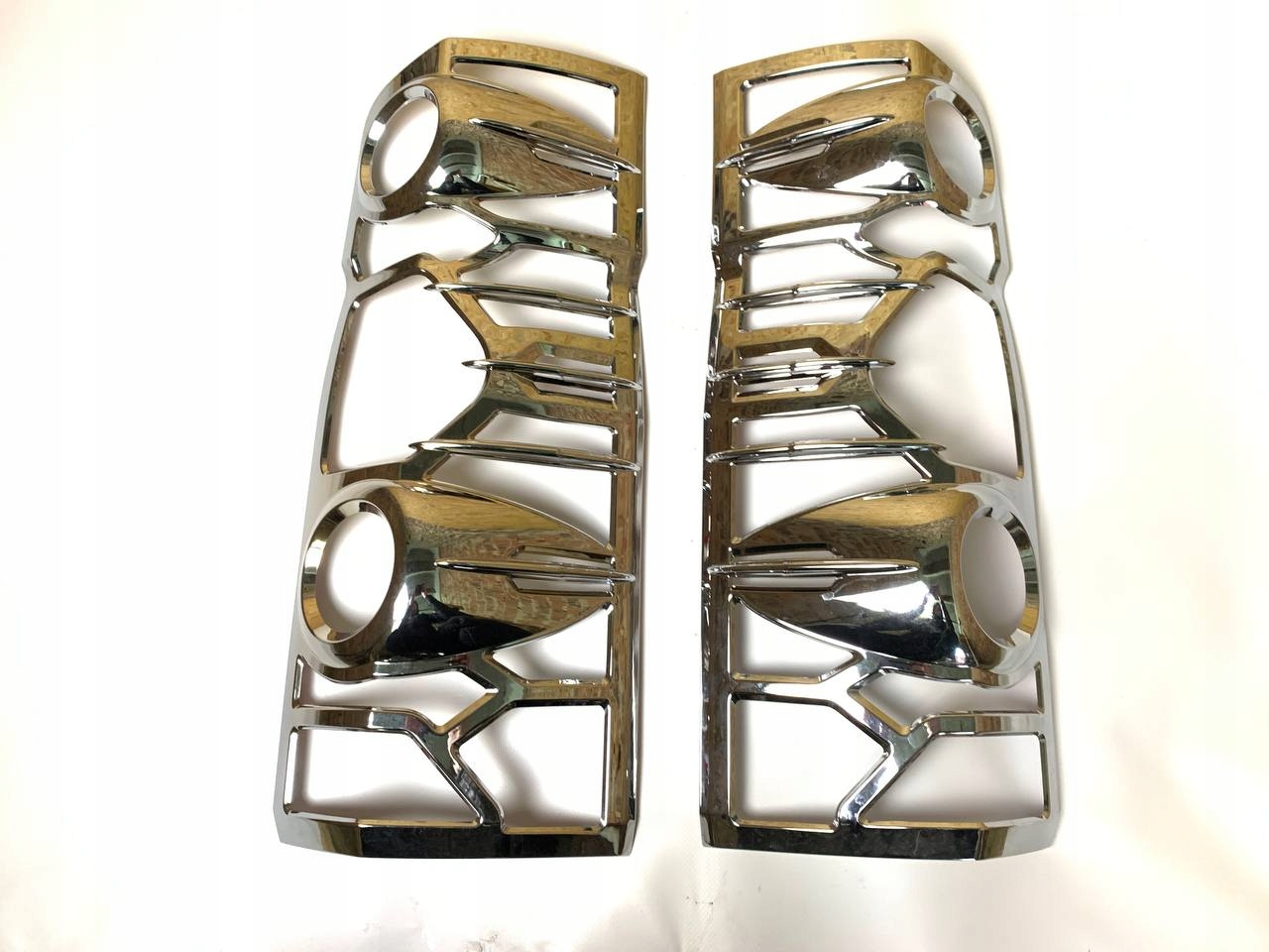 NAKŁADKi LAMPY TYŁ CHROM VW VOLKSWAGEN CRAFTER 06-16