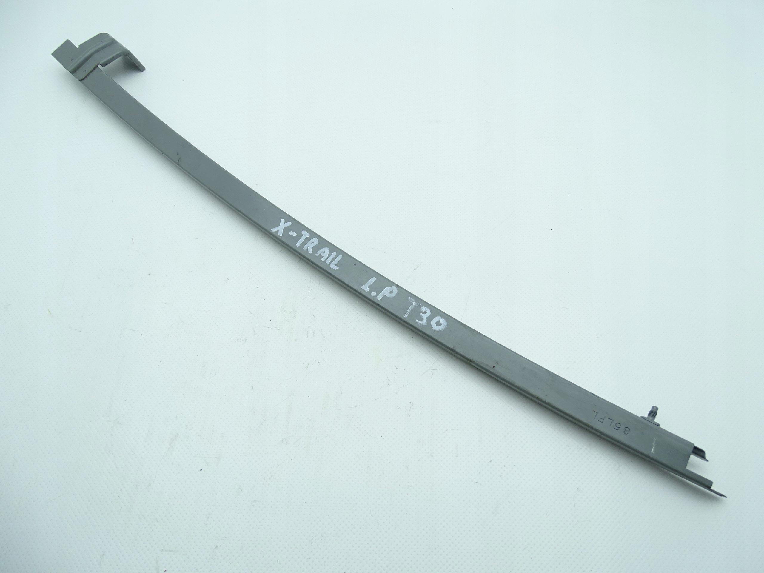 NISSAN X-TRAIL T30 PROWADNICA SZYBY LEWY PRZÓD