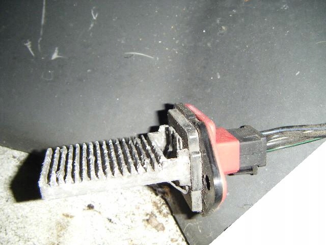 HYUNDAI H1 2,5TD 99R POTENCJOMETR NAWIEWU