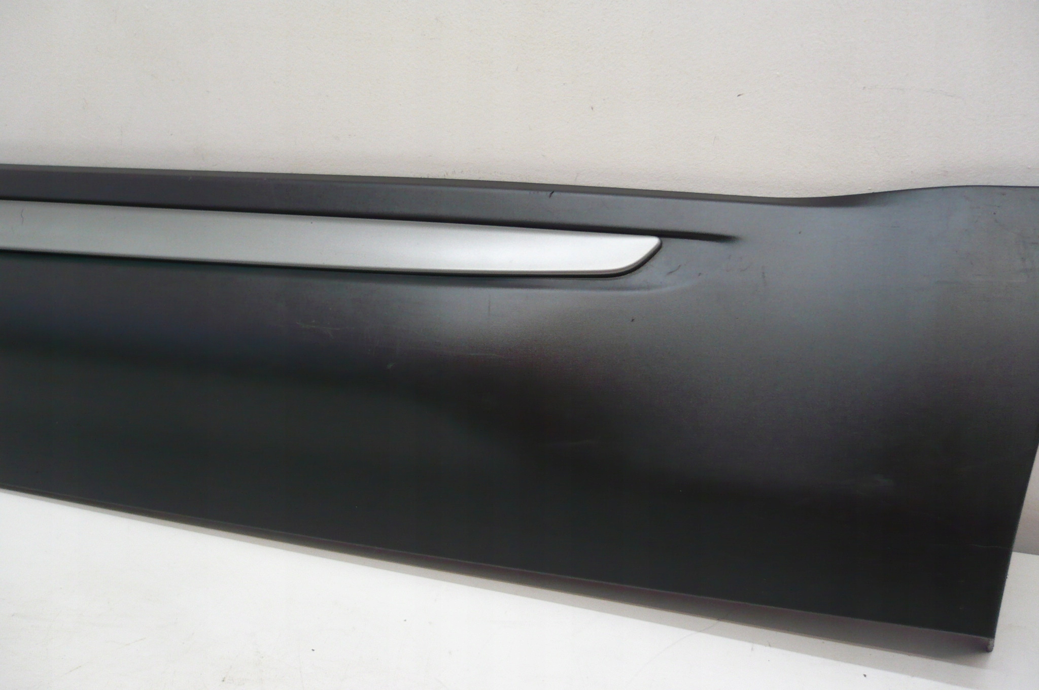 RANGE ROVER EVOQUE and 11- moulding door left rear part