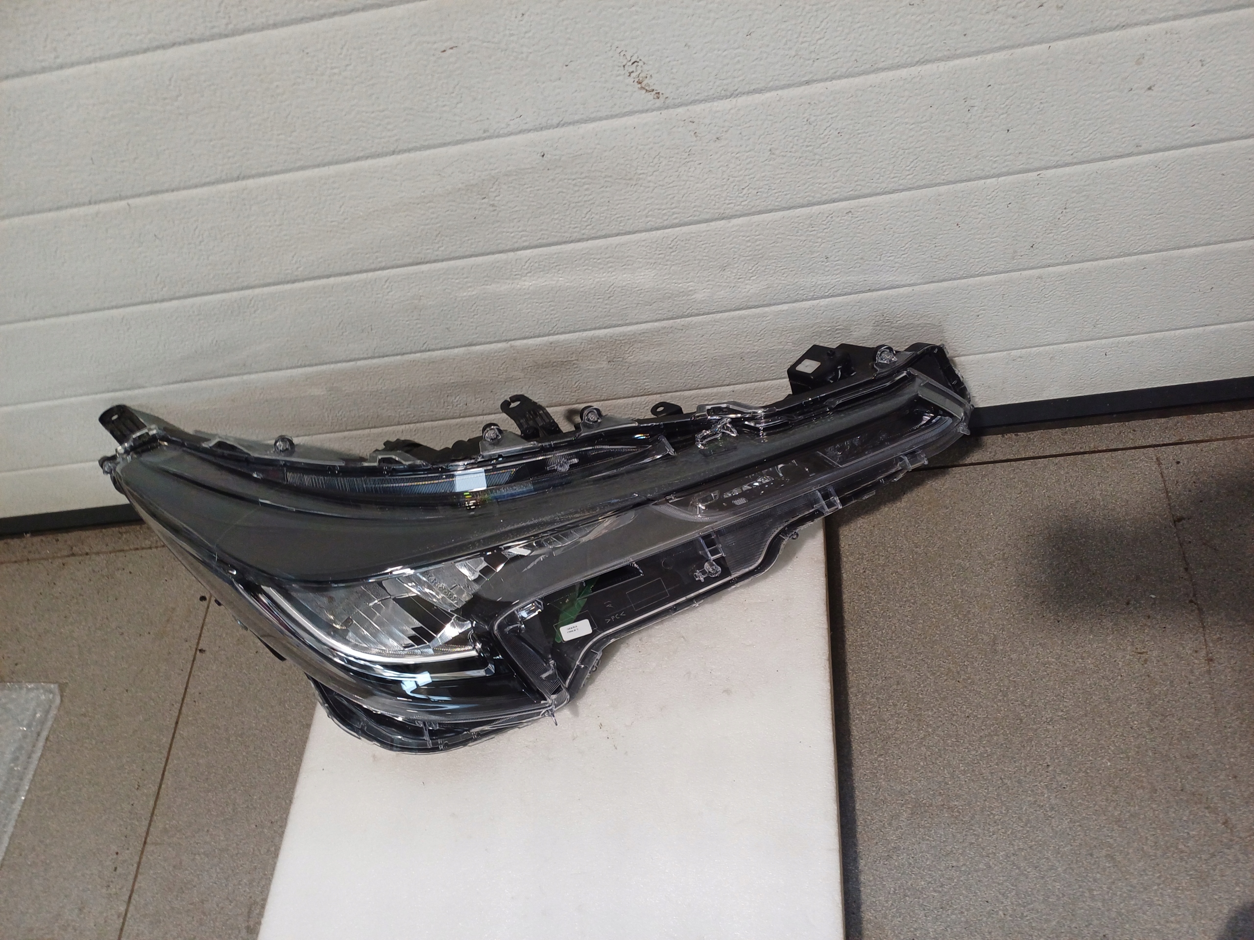 light right front front TOYOTA COROLLA E21 XII 90119224