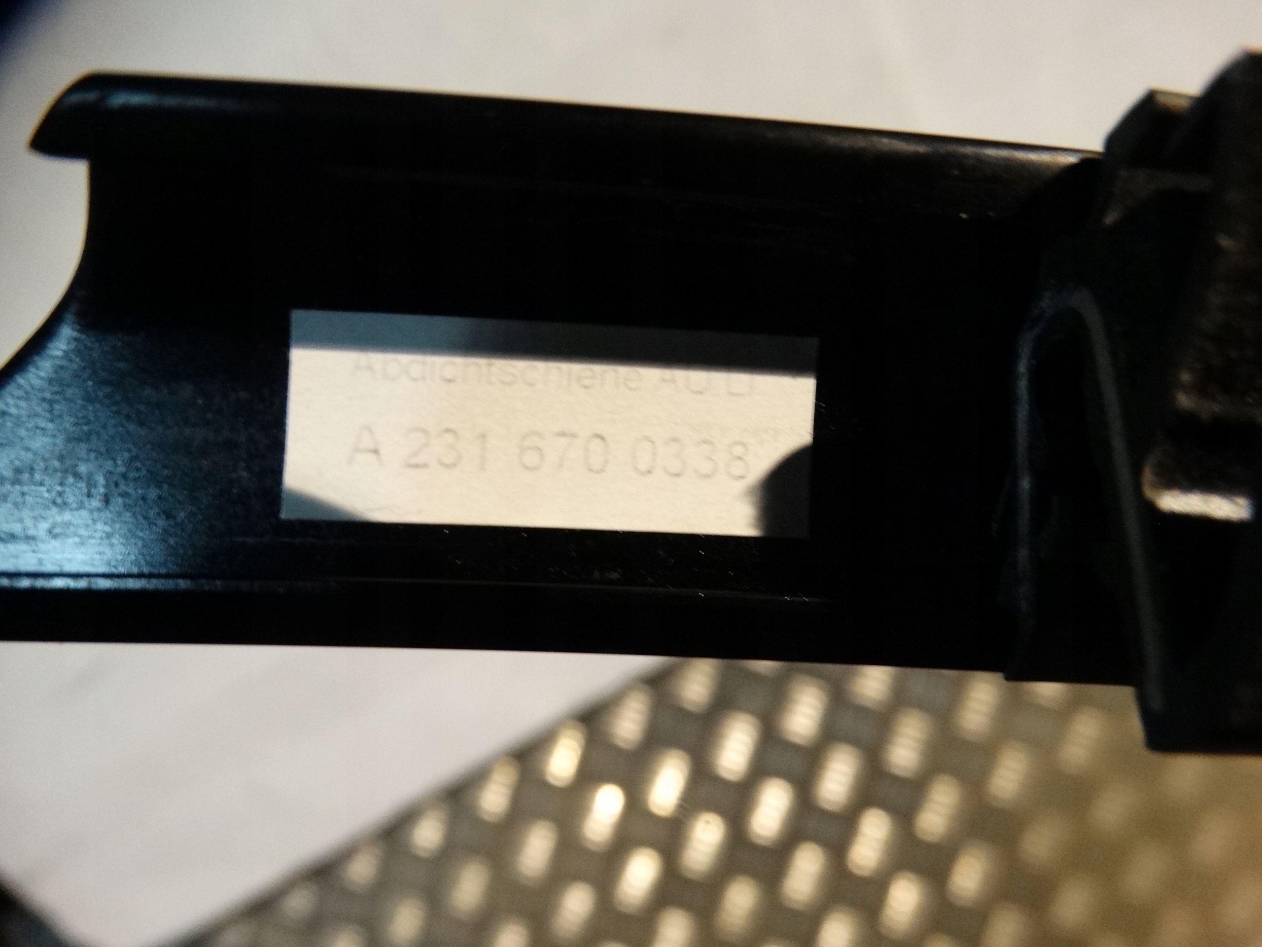 IDEAL rail USZCZELNIAJACA rear left MERCEDES 1