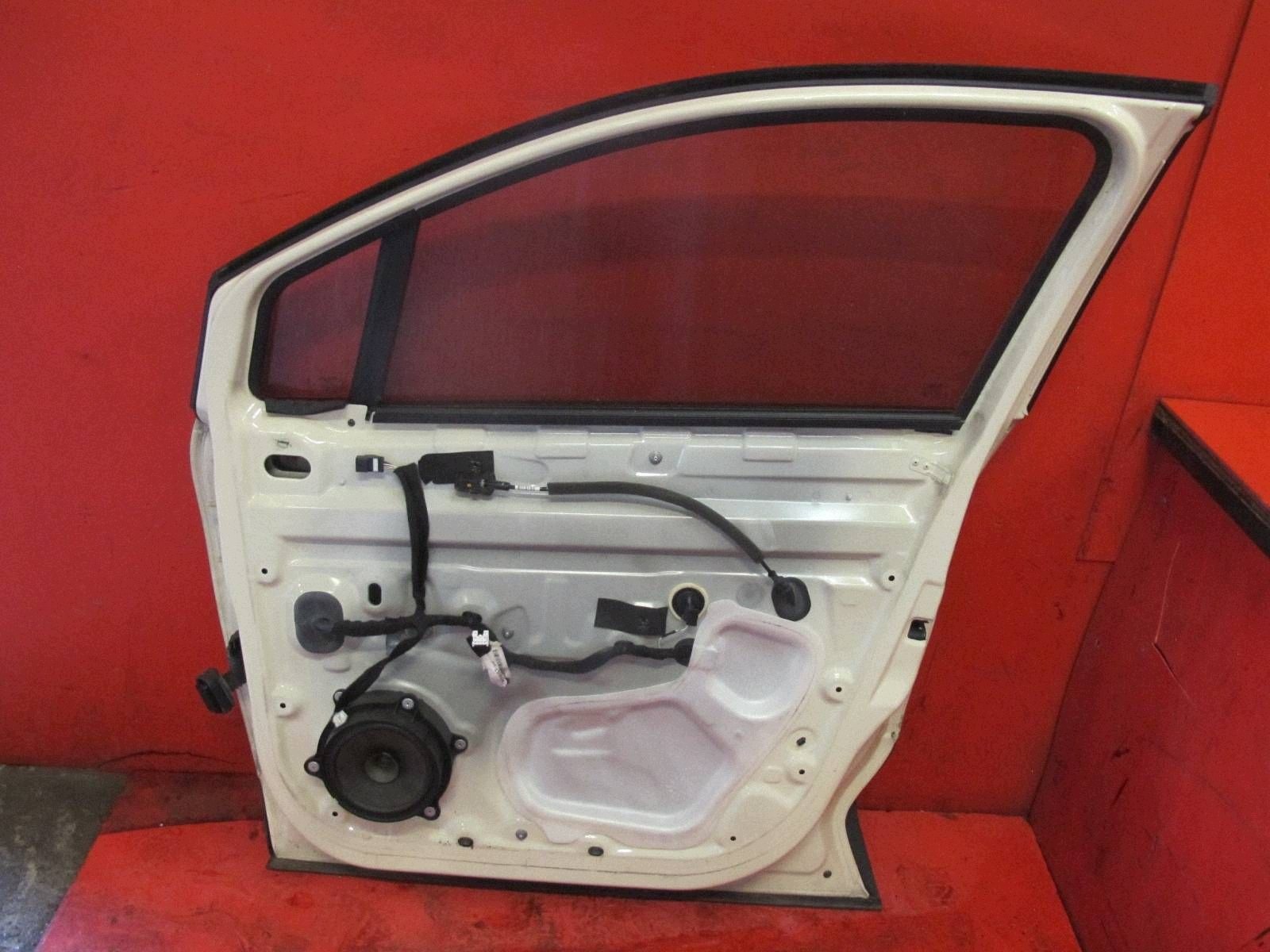 RENAULT CAPTUR and 1 J5 H5 door front right BIXND 2013-2019