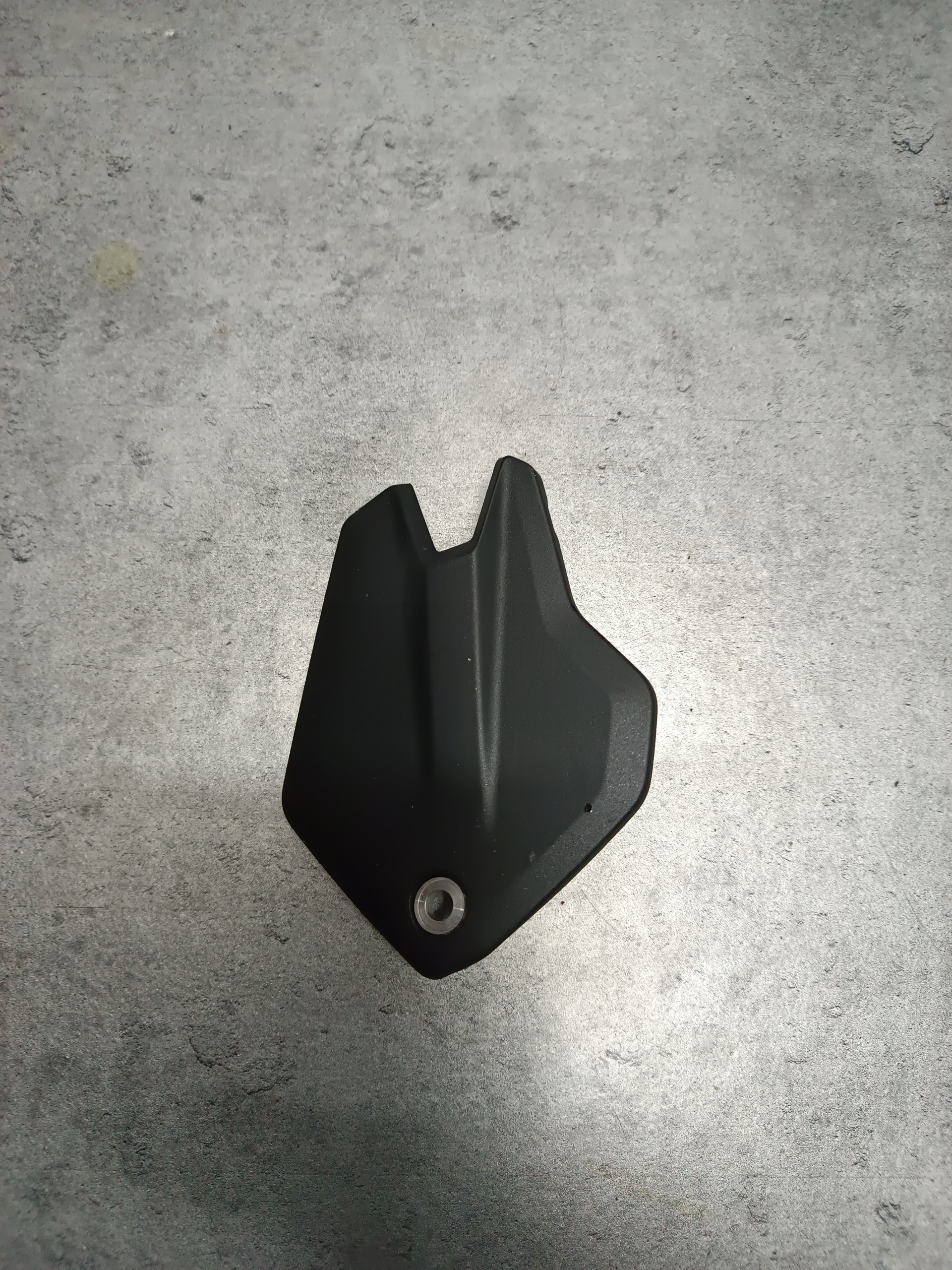 BMW F 900R 2022r K83 накладка на п'яту П