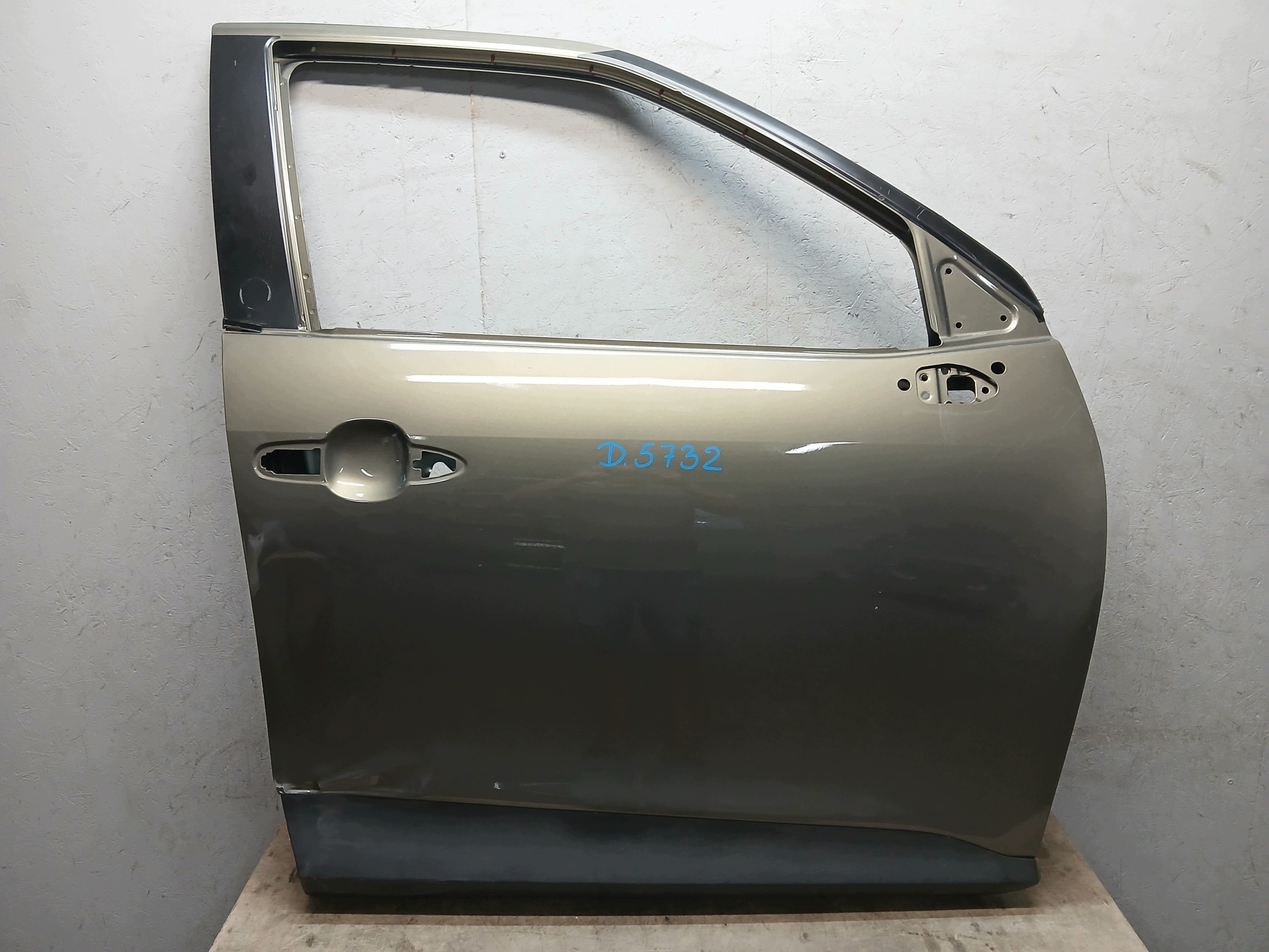 door front right TOYOTA YARIS CROSS
