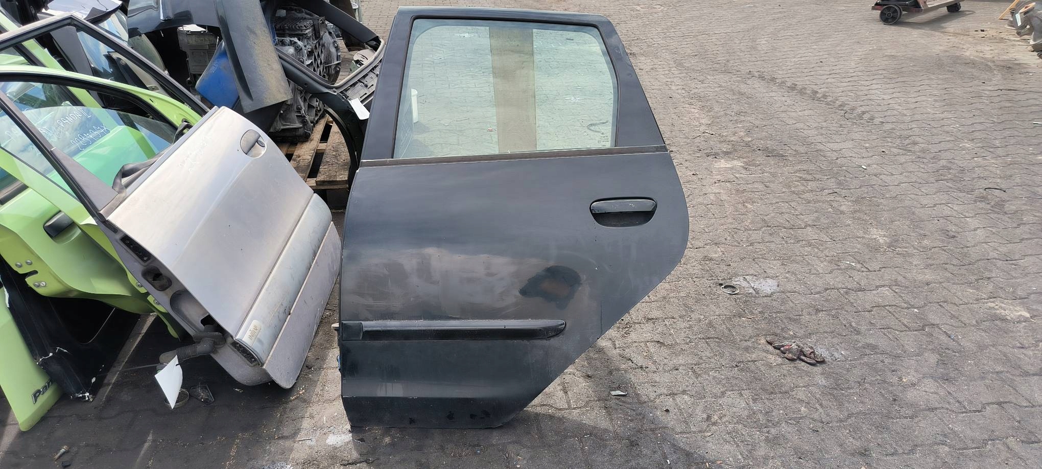 Tür links heck GRANATOWE MITSUBISHI COLT VI Z30