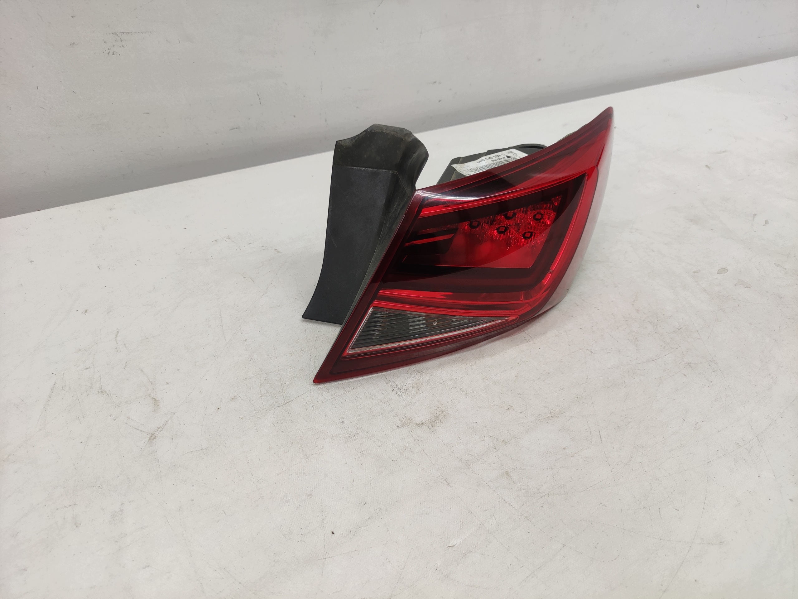SEAT LEON 3 III 12- HB 5D light right rear part LED original EUROPA