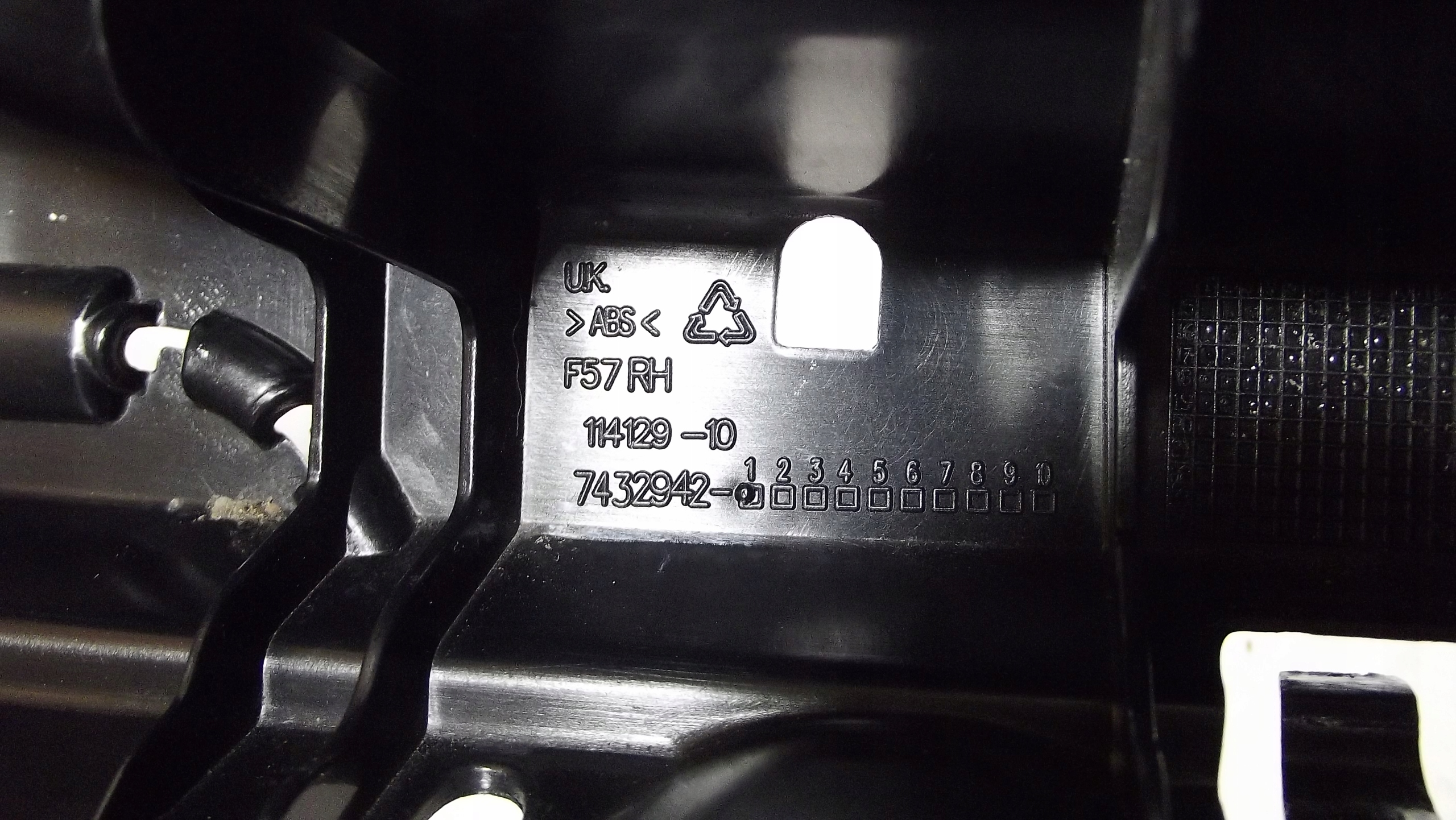 Mini F57 bumper bracket right rear part 7432942