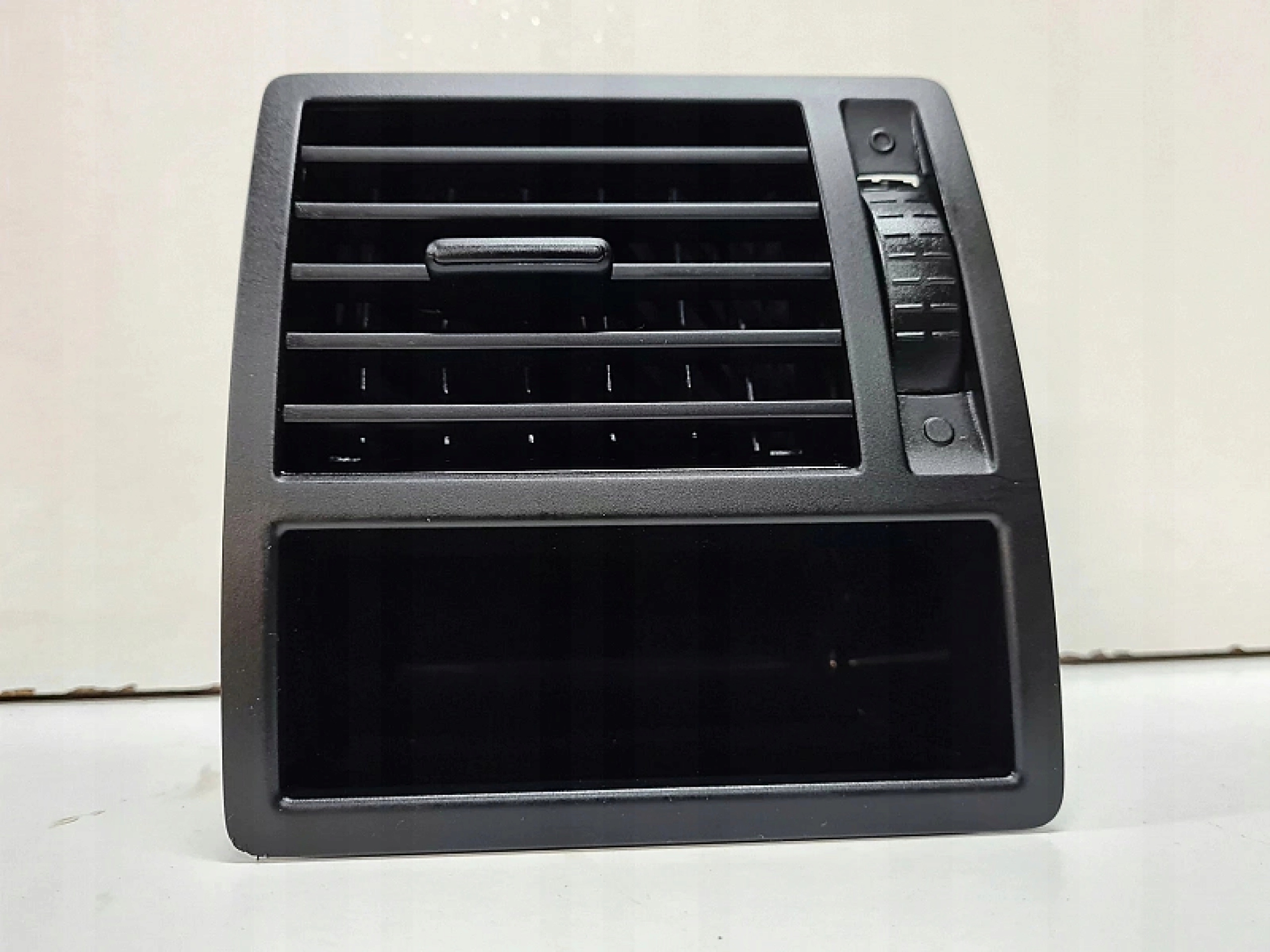 Решетка ПВ консоли 7E0819203 VW T5 LIFT