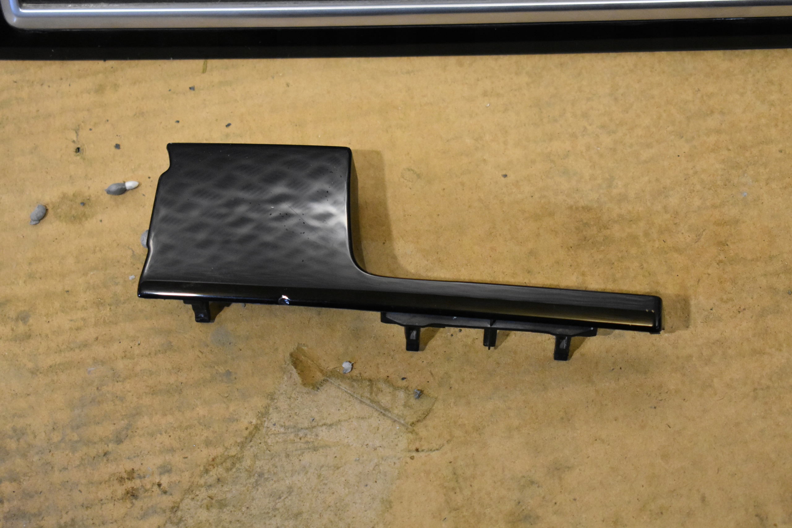 Moulage DECORY Console PORSCHE CAYENNE 9Y 1