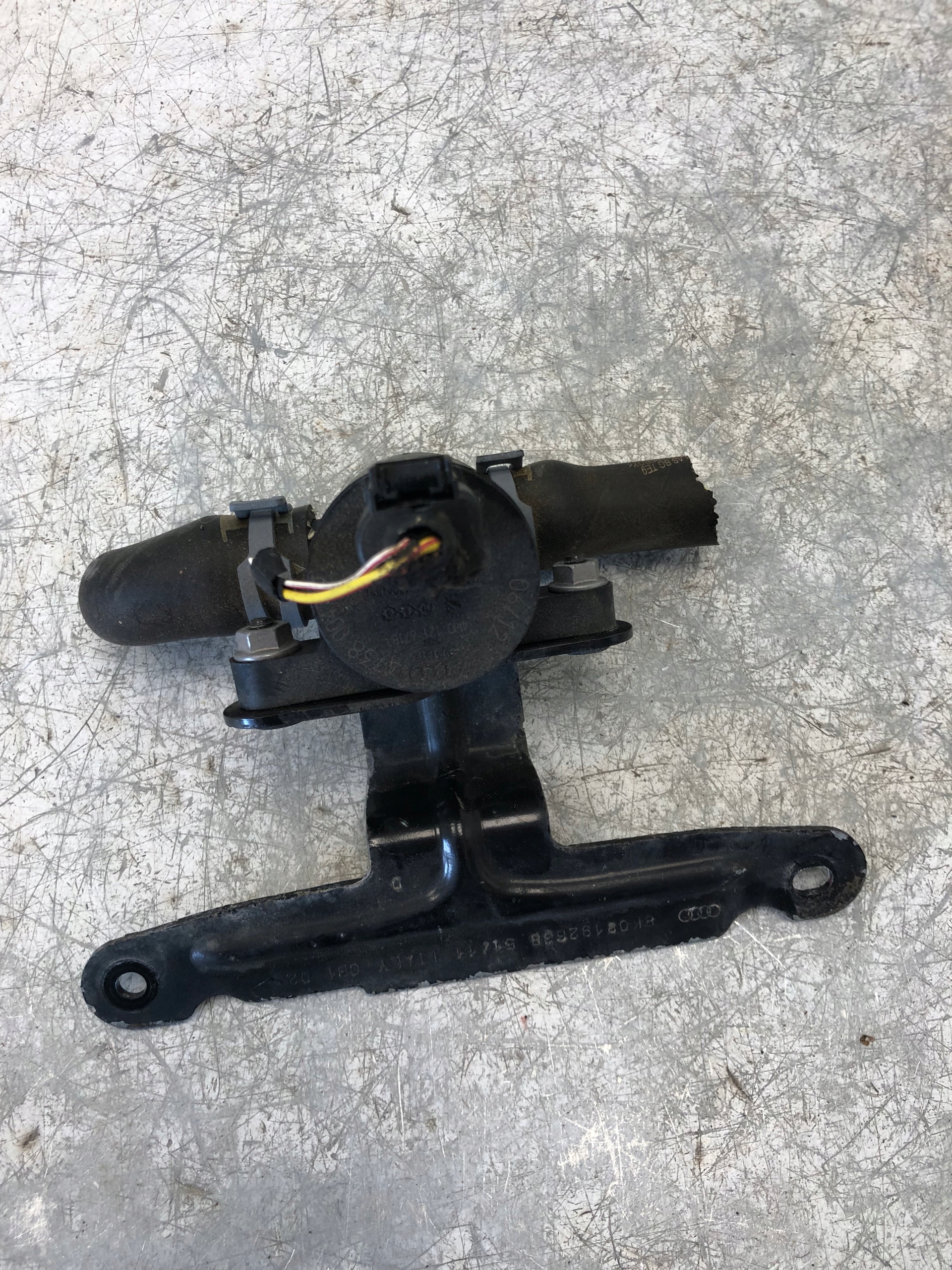 supplementary water pump AUDI A4 B8 A5 LIFT