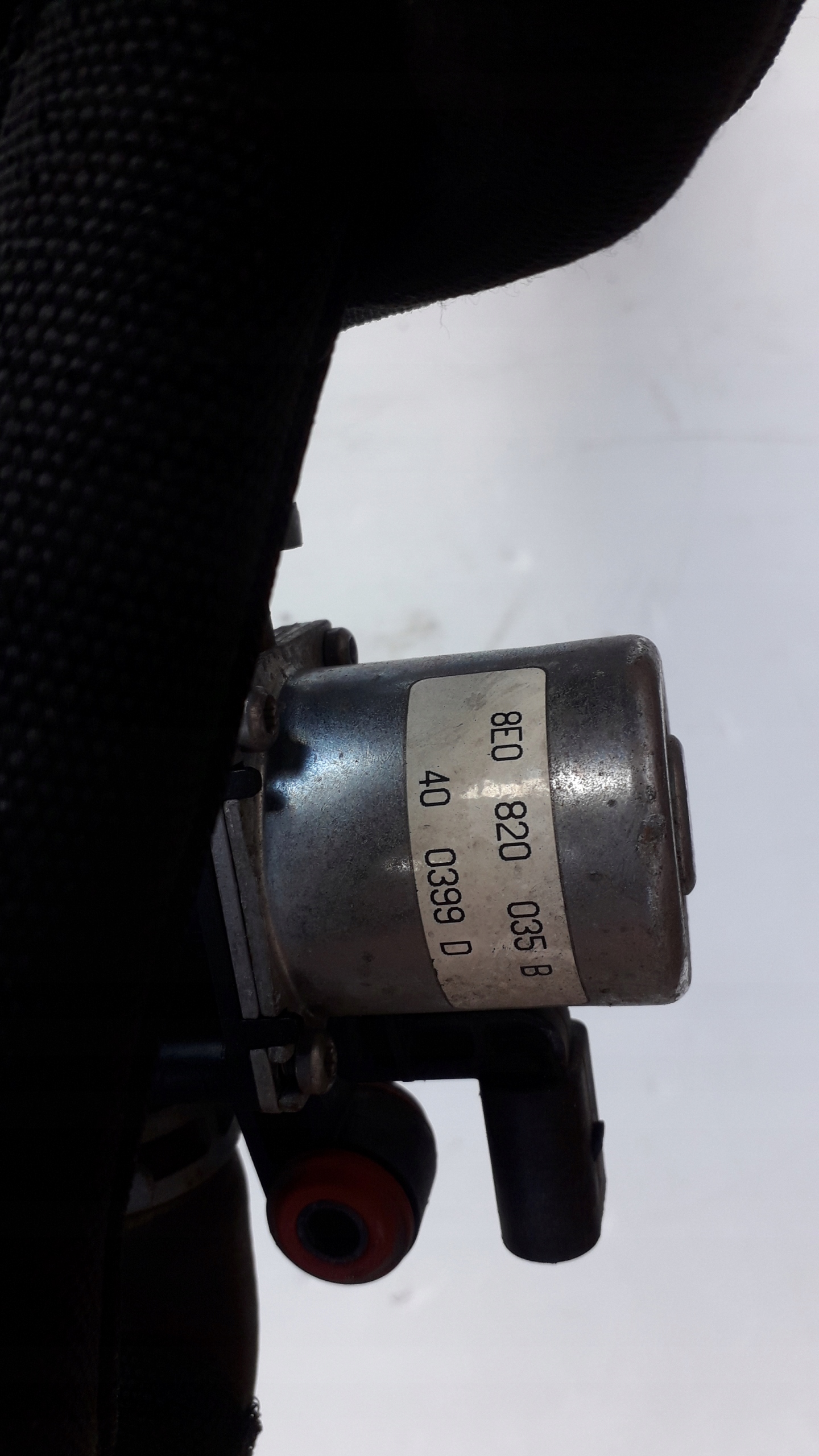 AUDI A4 B8 A5 A6 PUMPA VENTIL VODE CRIJEVO 8E0820035B