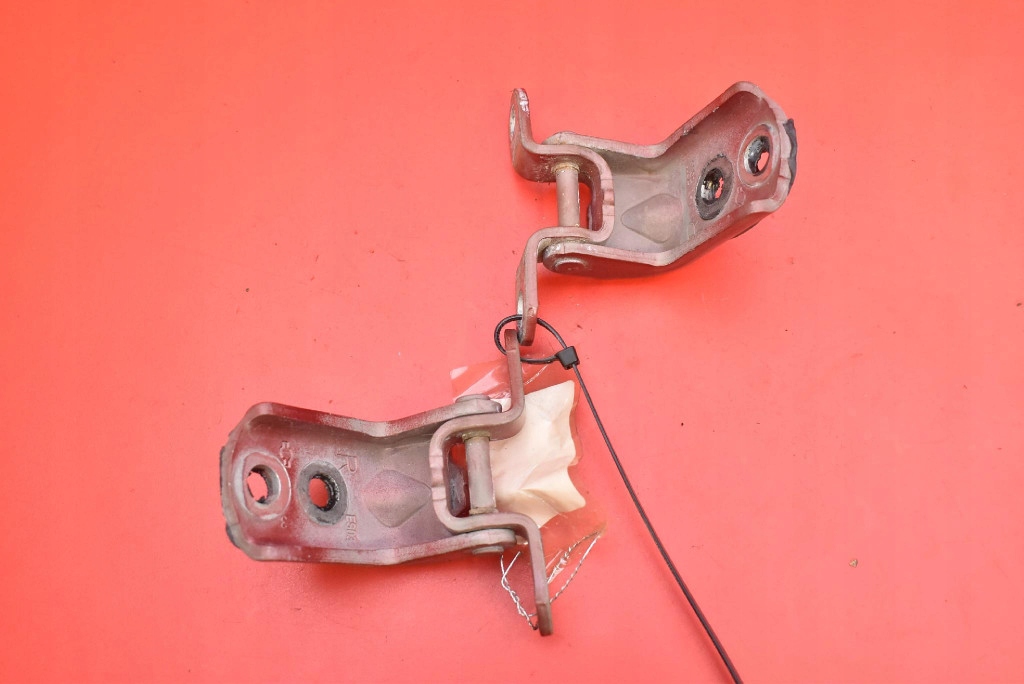 hinge hinges door left front NISSAN QASHQAI 2 II J11 13-20