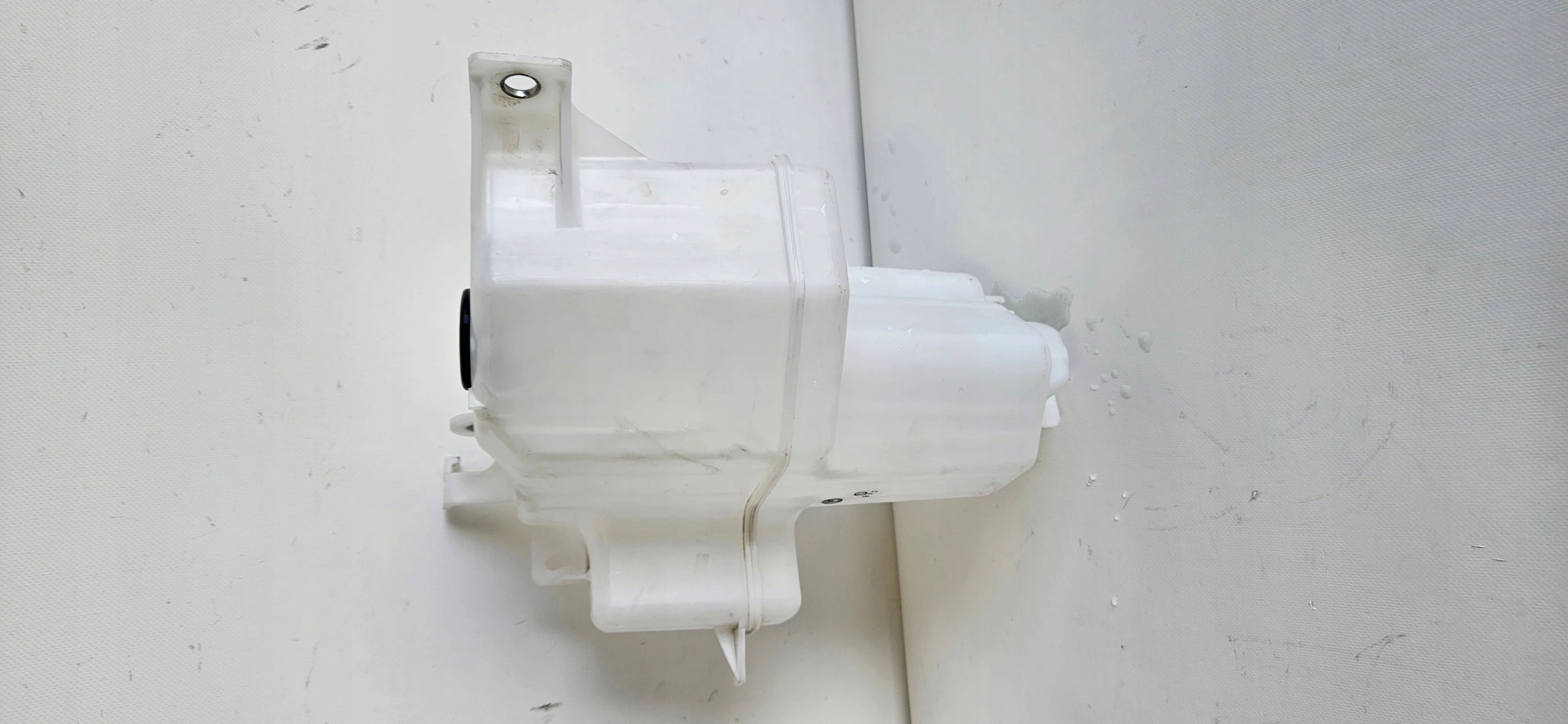 washer fluid tank TOYOTA RAV4 V 18- ORYG