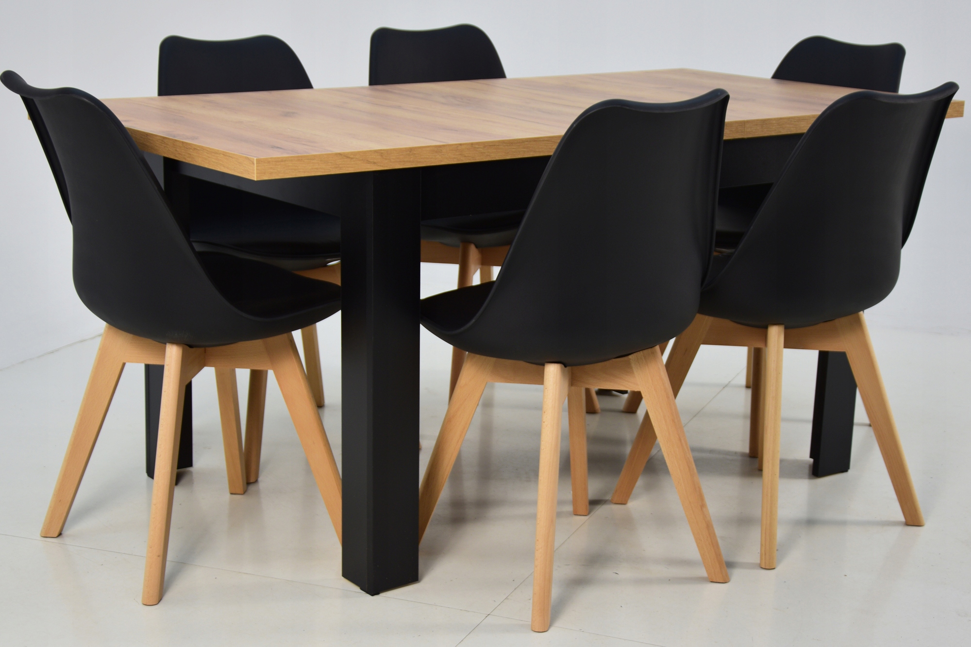 6 krzeseł Z PODUSZKĄ i rozkadany stół DO JADALNI Kształt blatu prostokątny