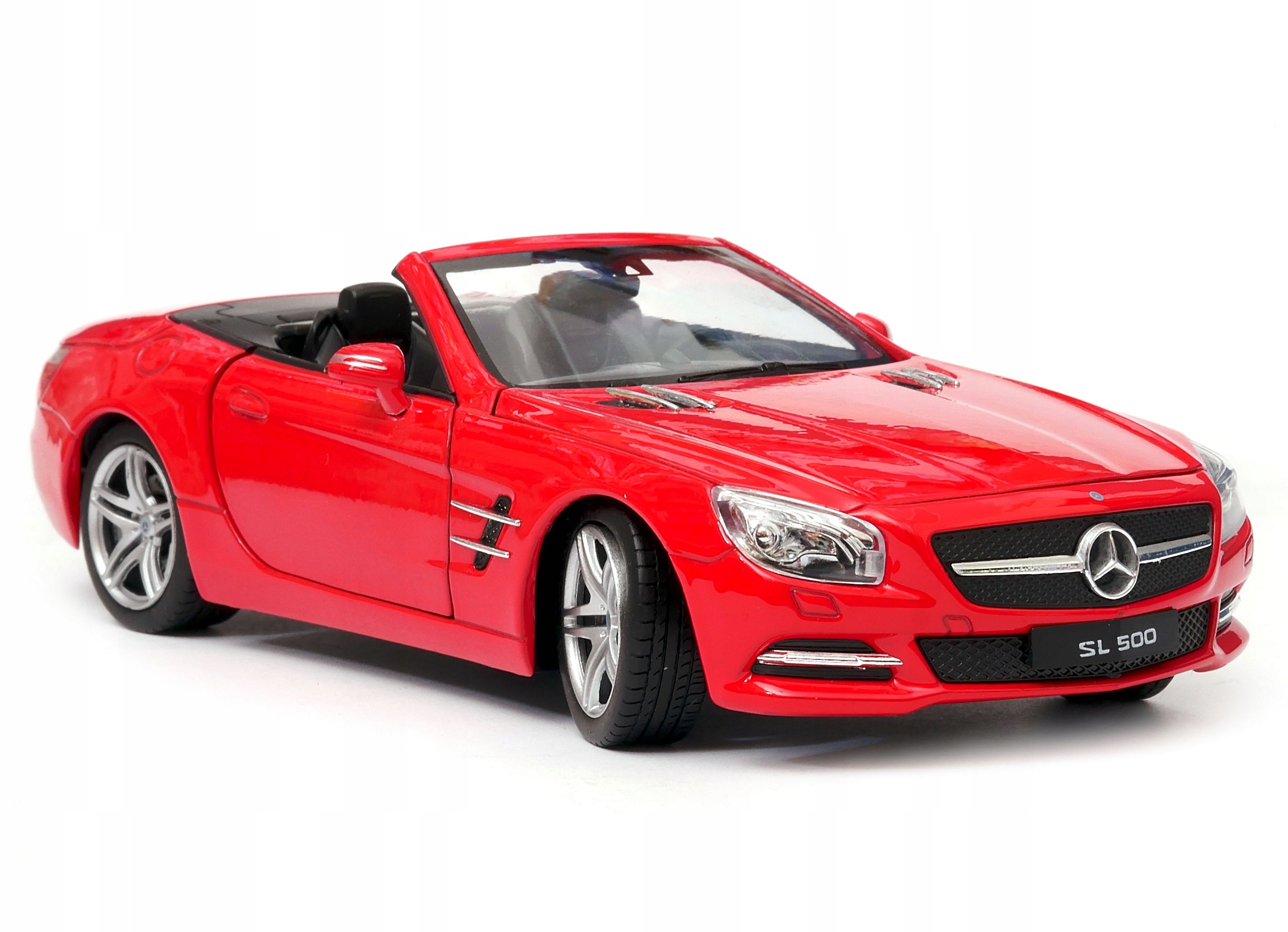 Mercedes-Benz SL500 model Welly v měřítku 1:24 cabr.