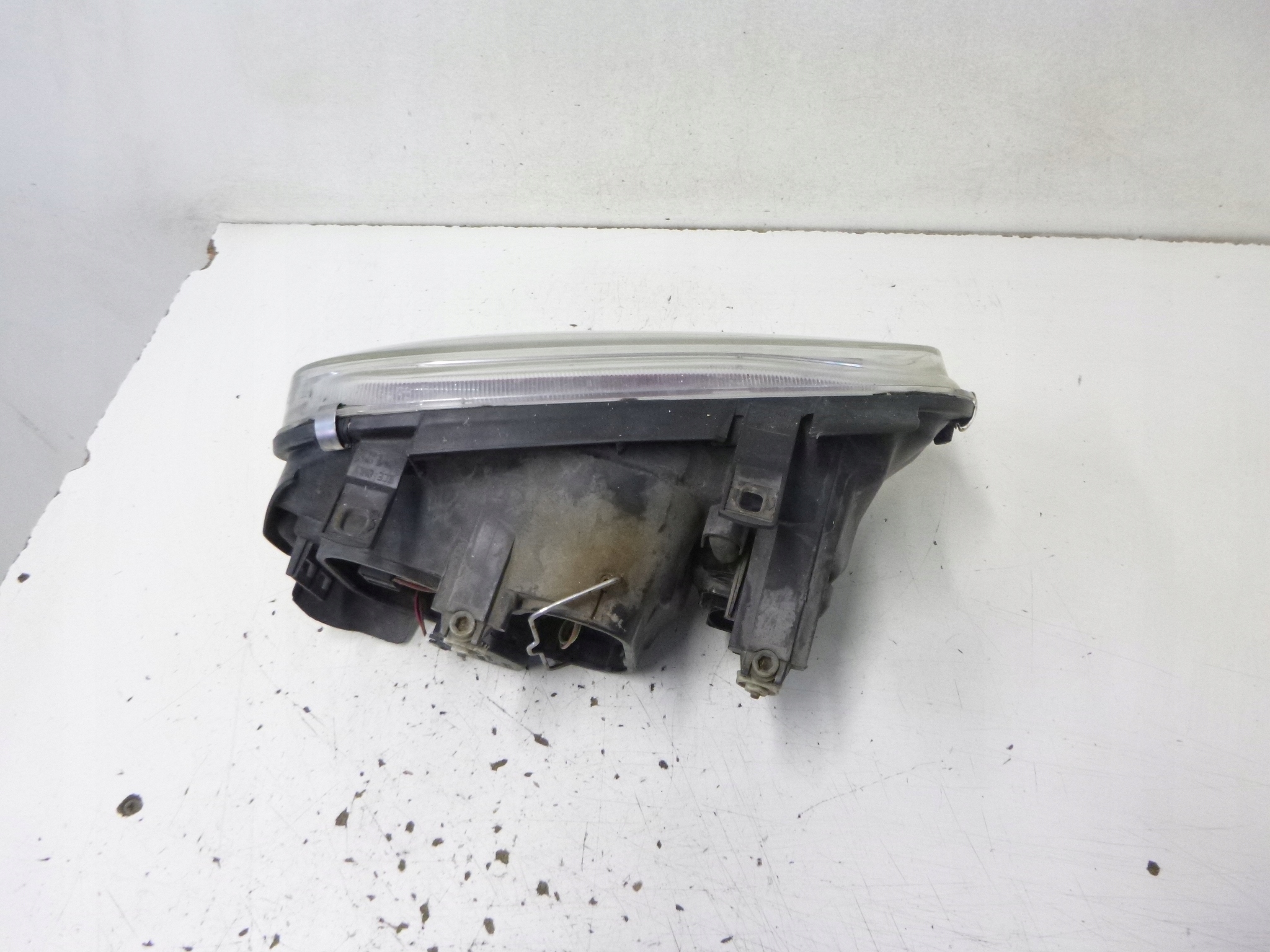 light front VW Volkswagen Golf IV 97-06r. Hella