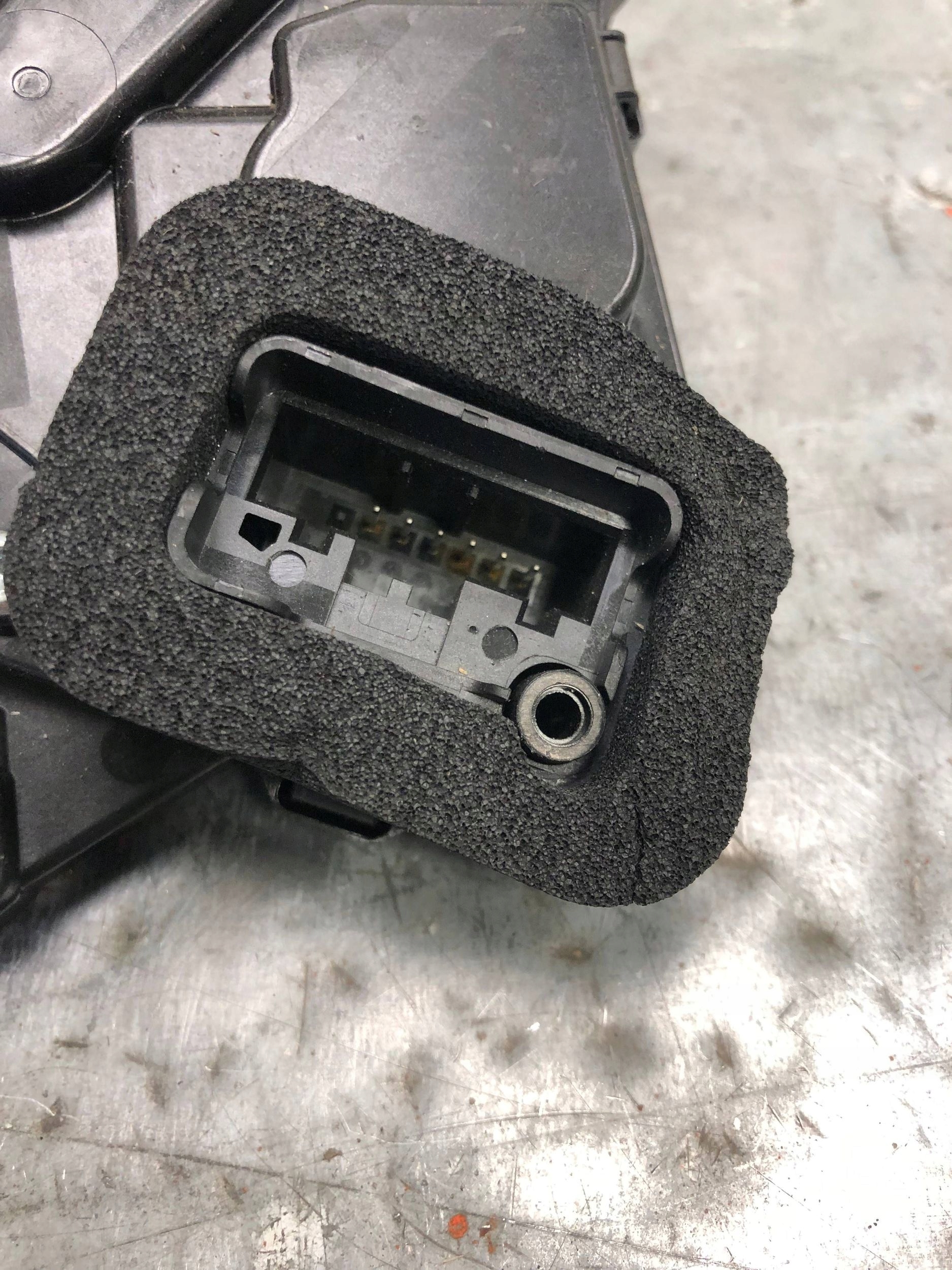 lock door left front VW TIGUAN III 571837015