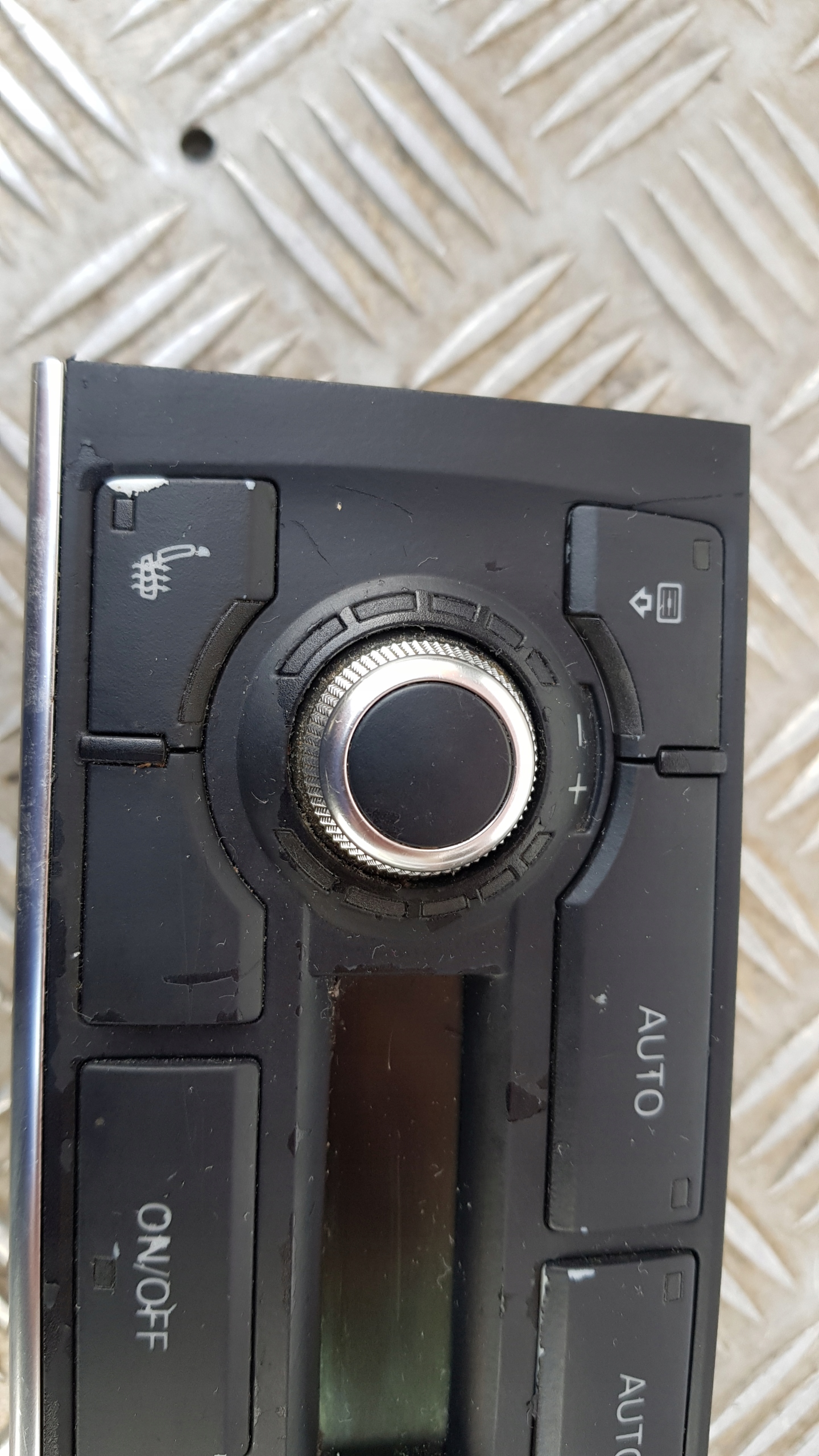 AUDI A8 D3 Unite commande clima Bouton 4E0919158A