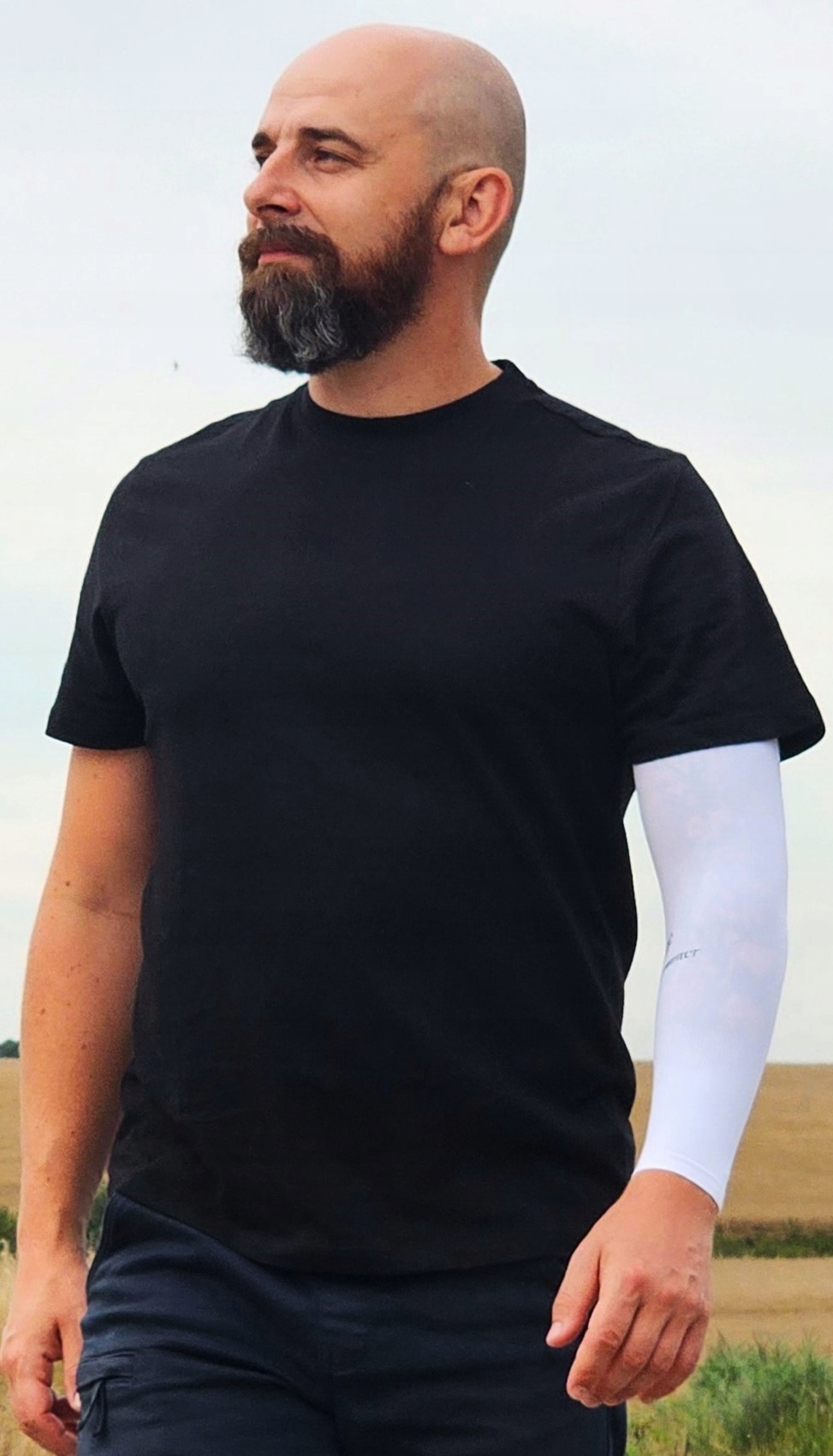 RĘKAW OCHRONNY ZAKRYWAJĄCY TATUAŻ OCHRONA UV BLACK Model WHITE01