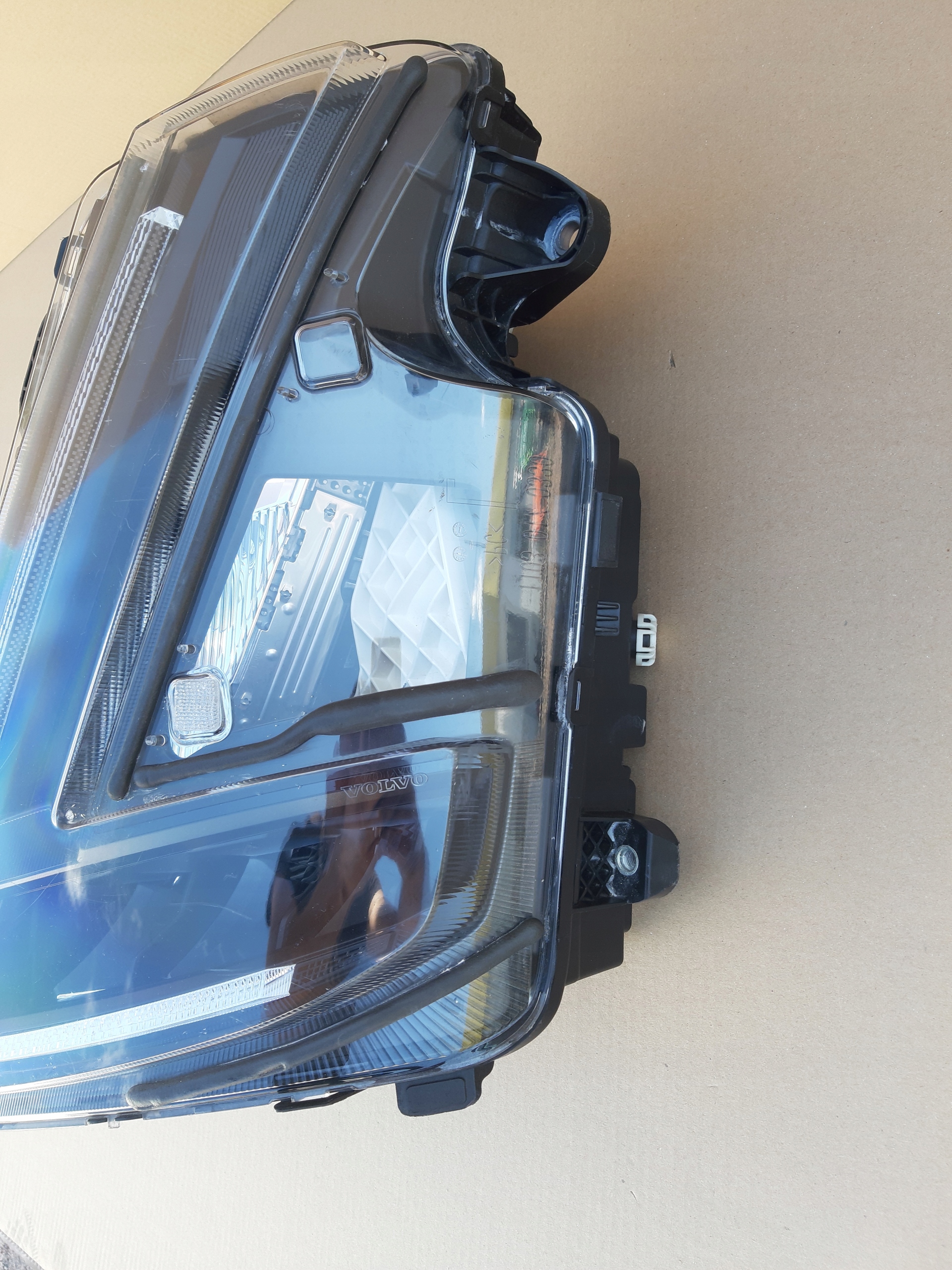 VOLVO FH5 REFLEKTOR LEWY LAMPA LEWA FULL LED Typ samochodu Samochody ciężarowe