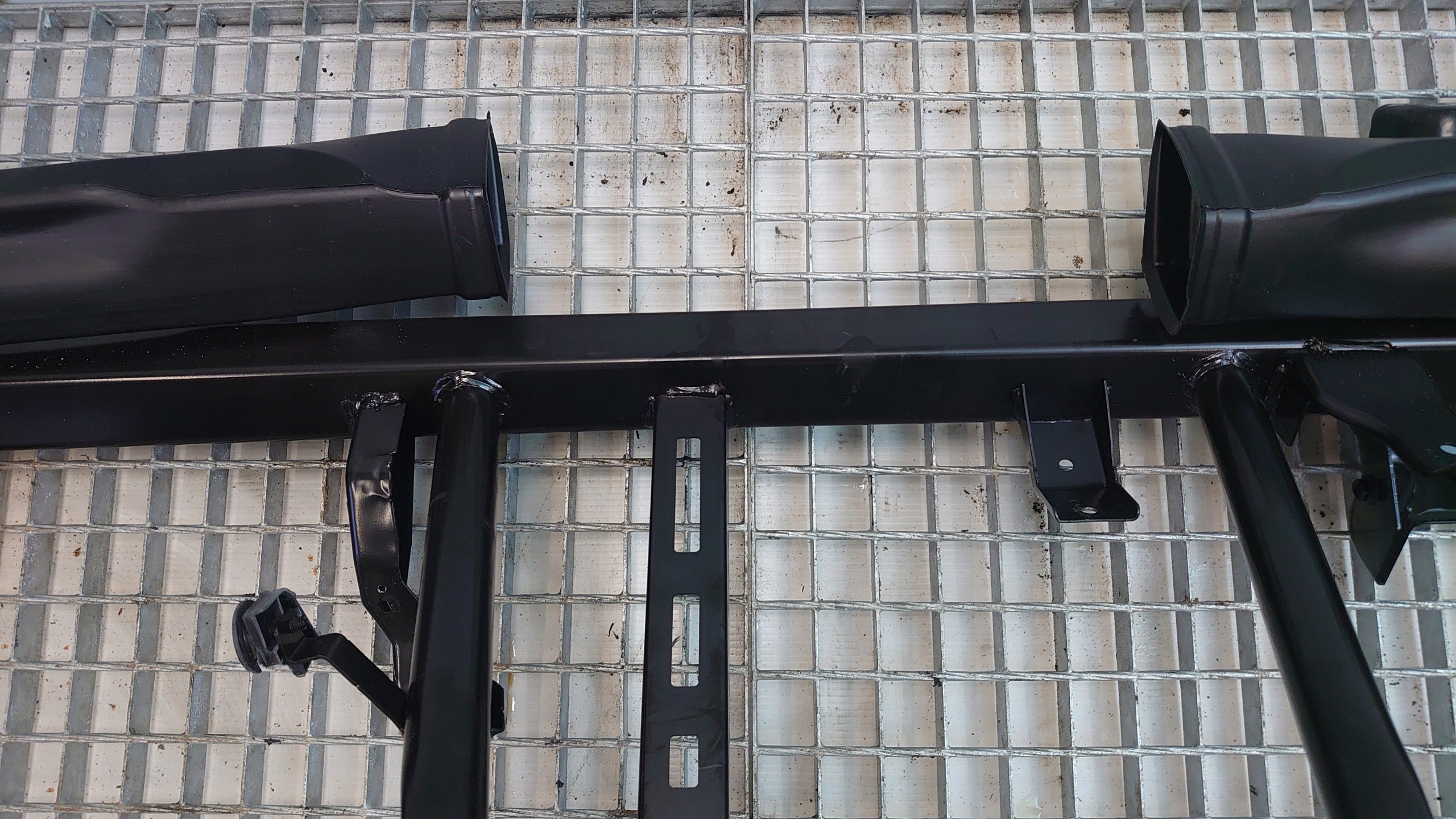 support renfort console MERCEDES GL X164 A1646200086