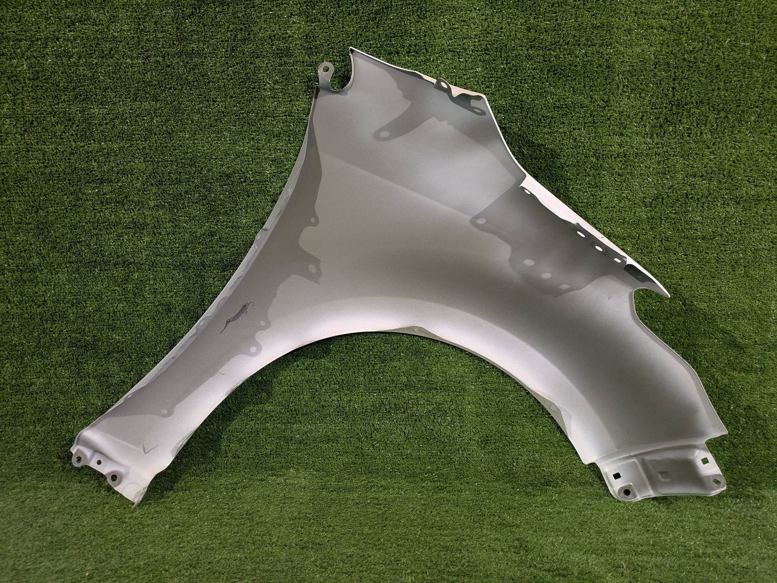 fender front left front TOYOTA YARIS IV 20- NR.B754