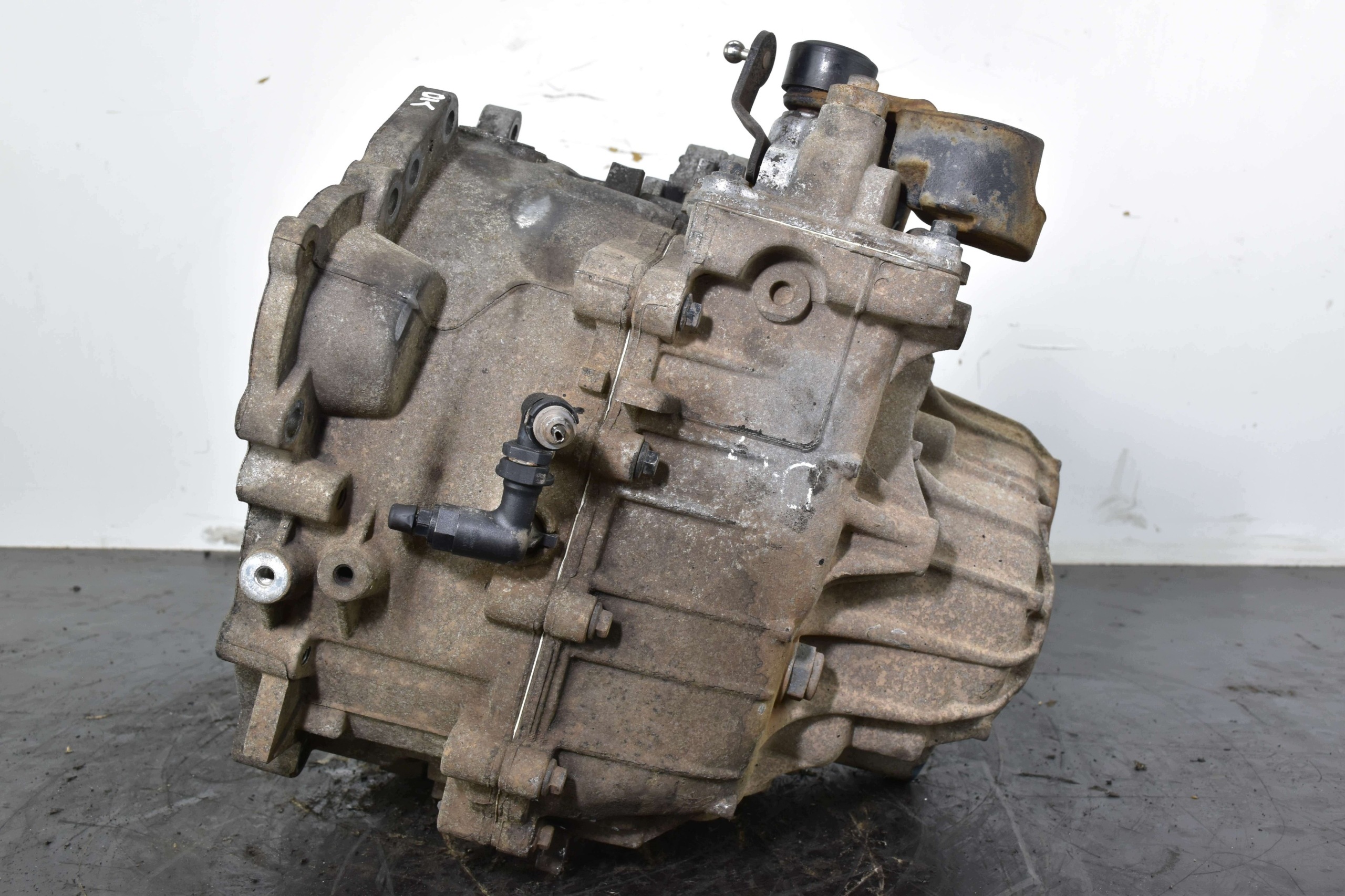 gearbox, manual VOLVO XC90 2.4 d 185KM 566R7002CE 05-10r 4x4