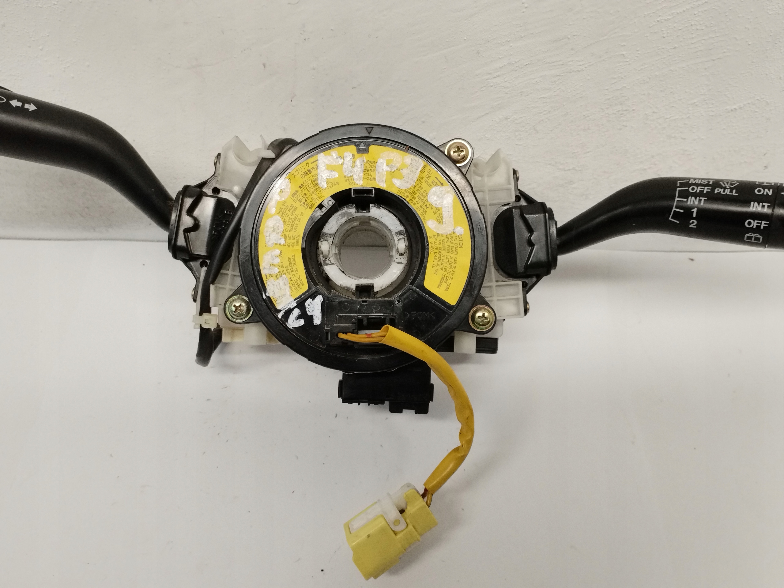steering wheel levers and controls pajak z ring airbag Mazda BL2T 17D004