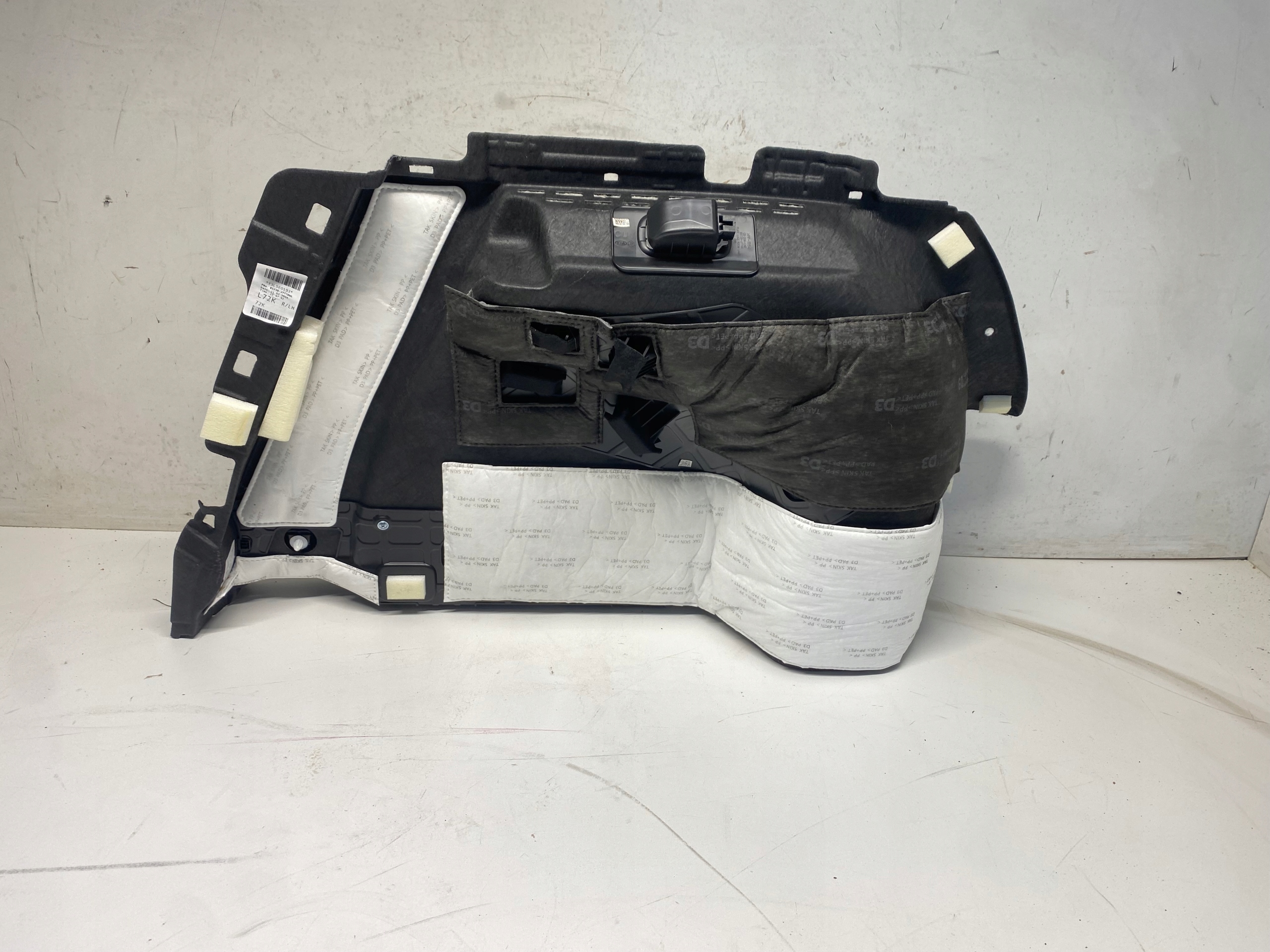KIA XCEED X-CEED boot upholstery left 17-25 85731-J7700