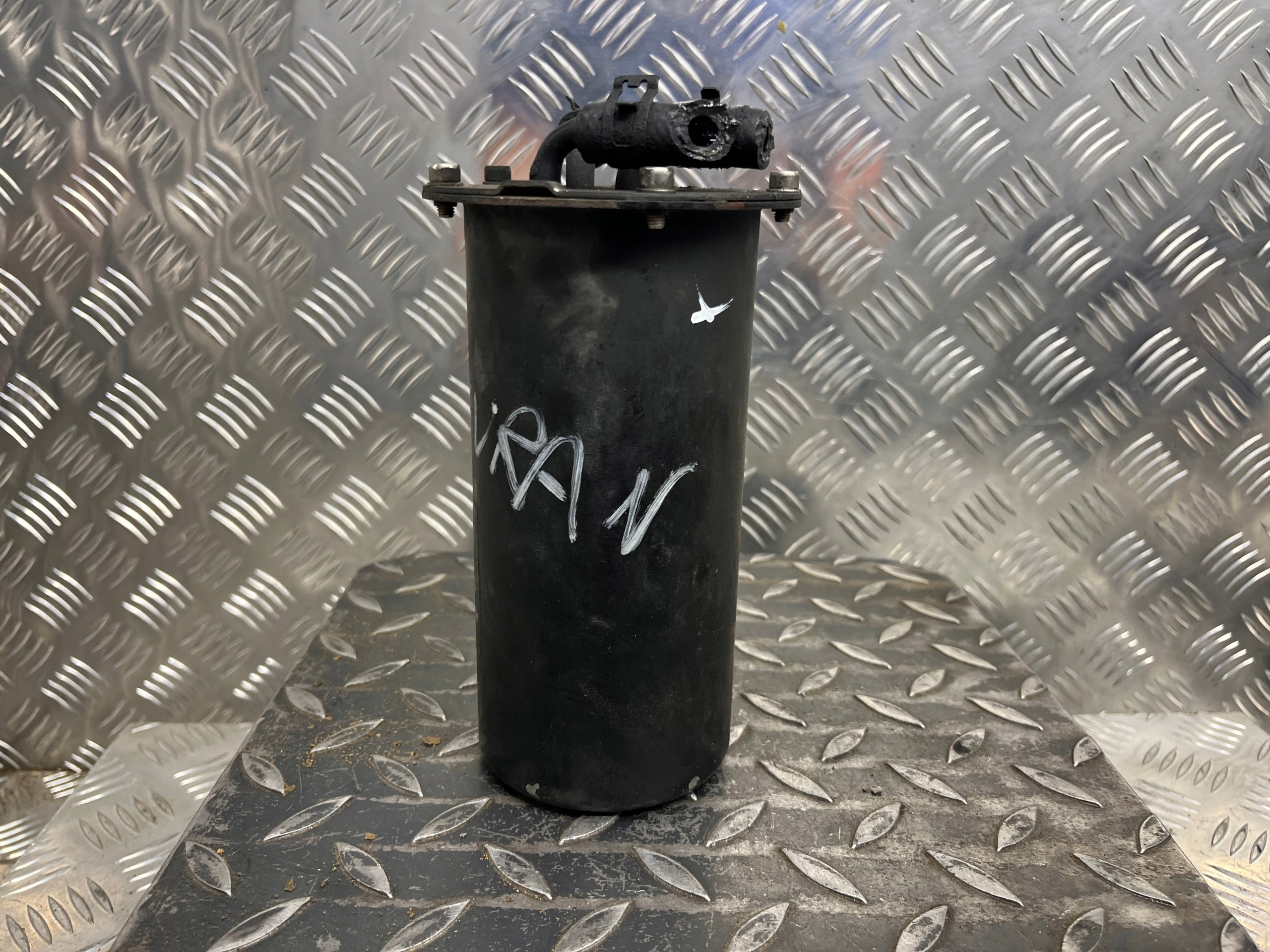 Gehäuse filter des Kraftstoffsbehälters VOLKSWAGEN TOURAN 1 3C0127400C
