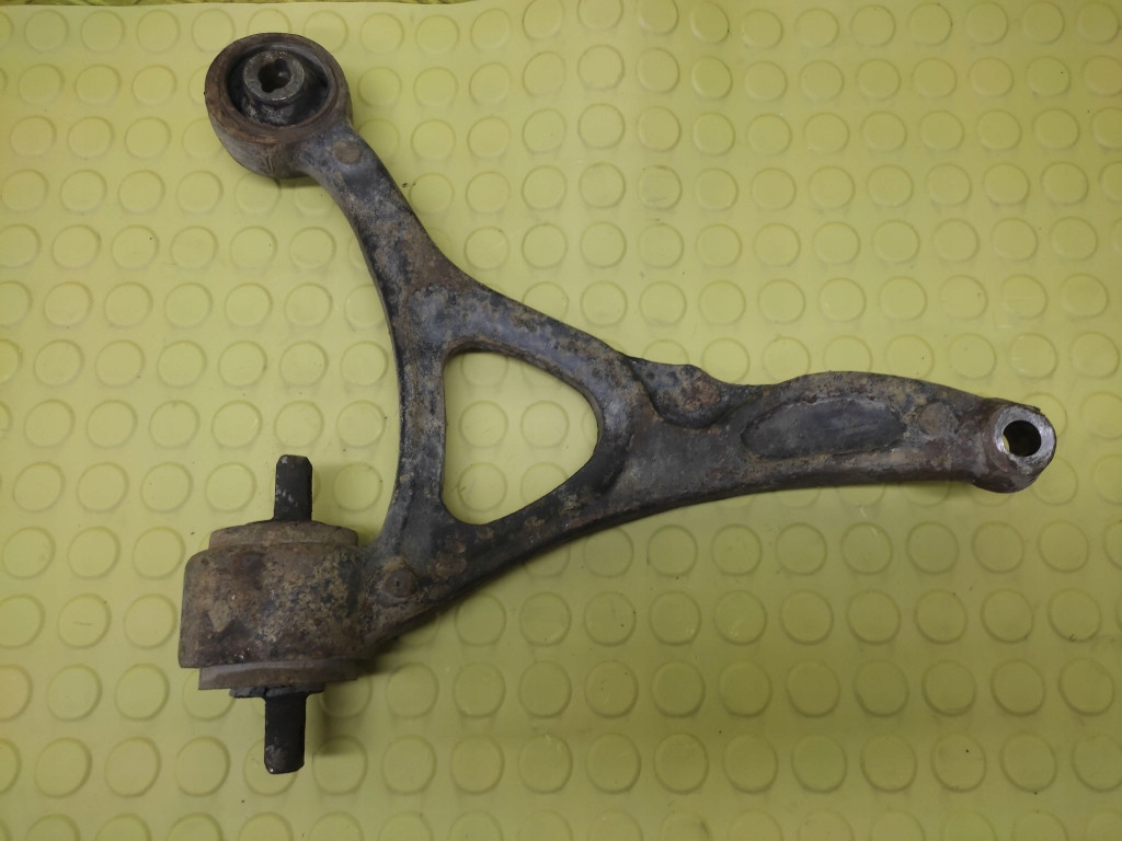 VOLVO XC90 2.9 arm right front