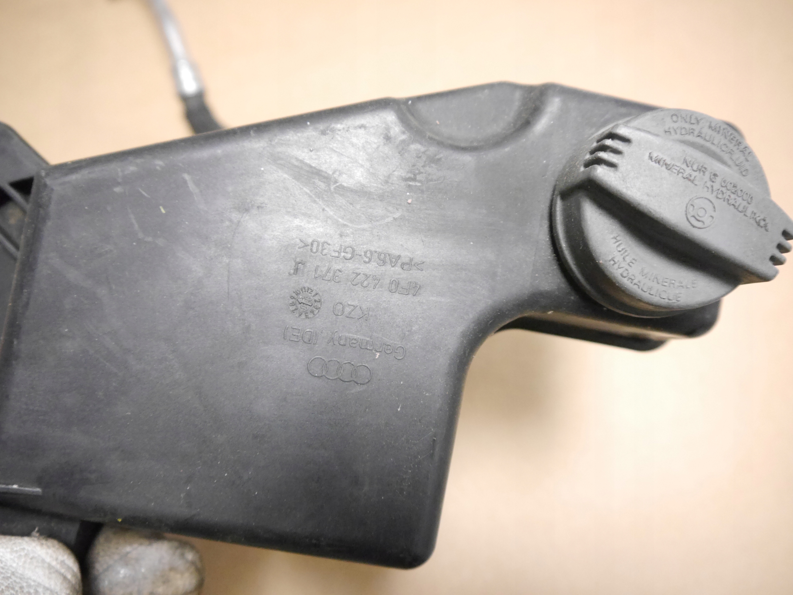 Audi RS6 C6 бачок гидроусилителя 4F0422371J