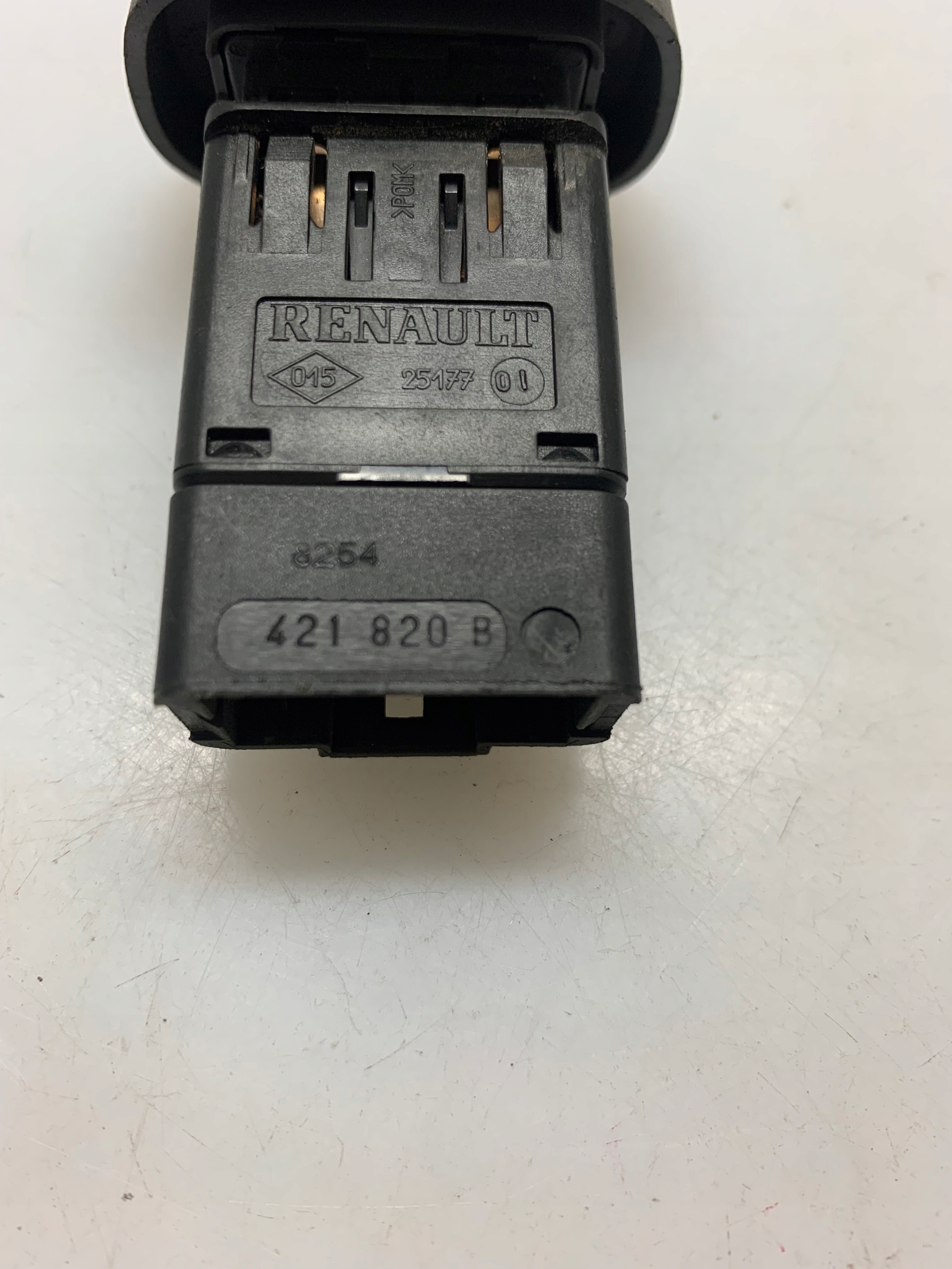 Schalter Leuchten des warnblickschalters RENAULT CLIO 421 820 B