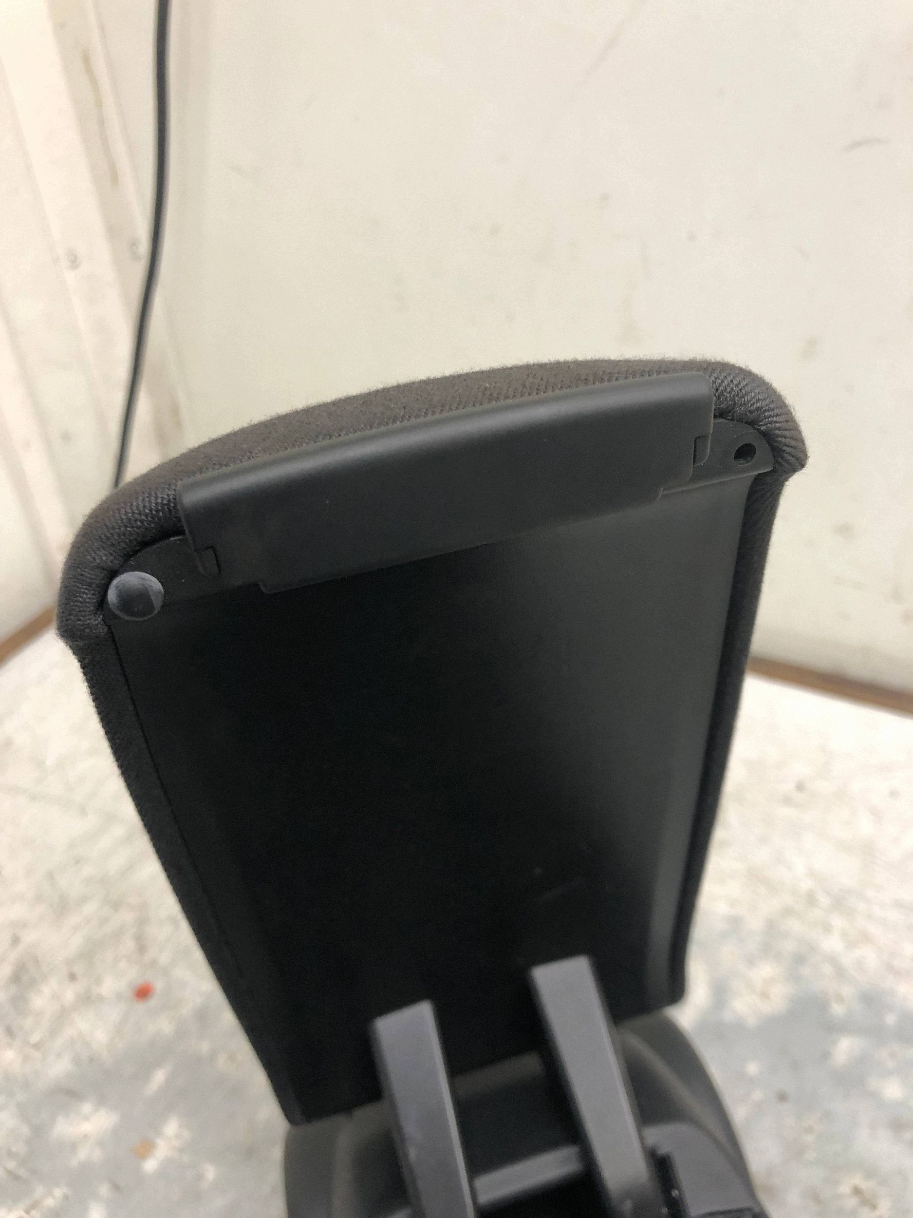 bracciolo WELUR AUDI A3 8P LIFT 8P0864207G
