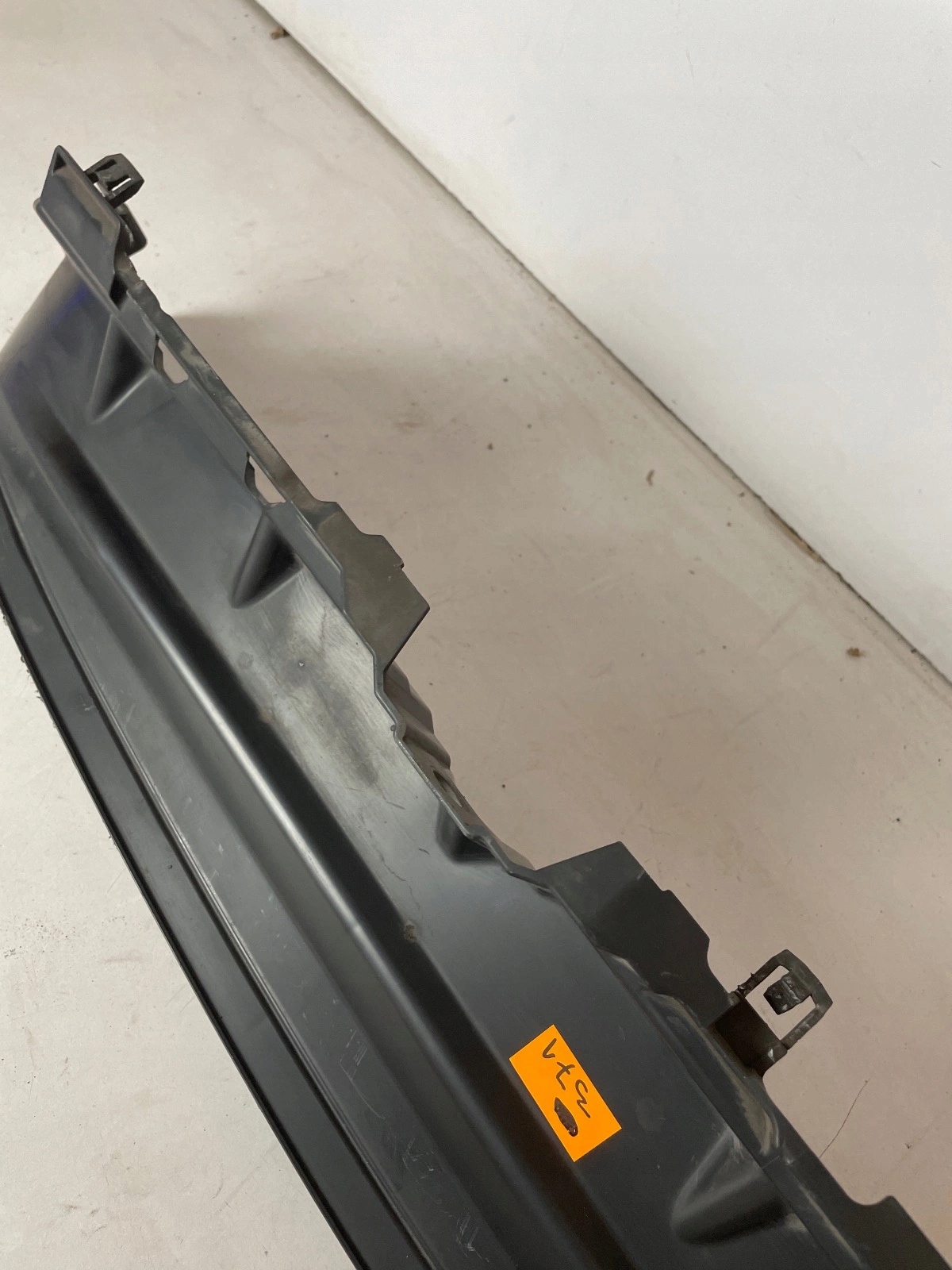 cover supports radiator Ford Fiesta MK7
