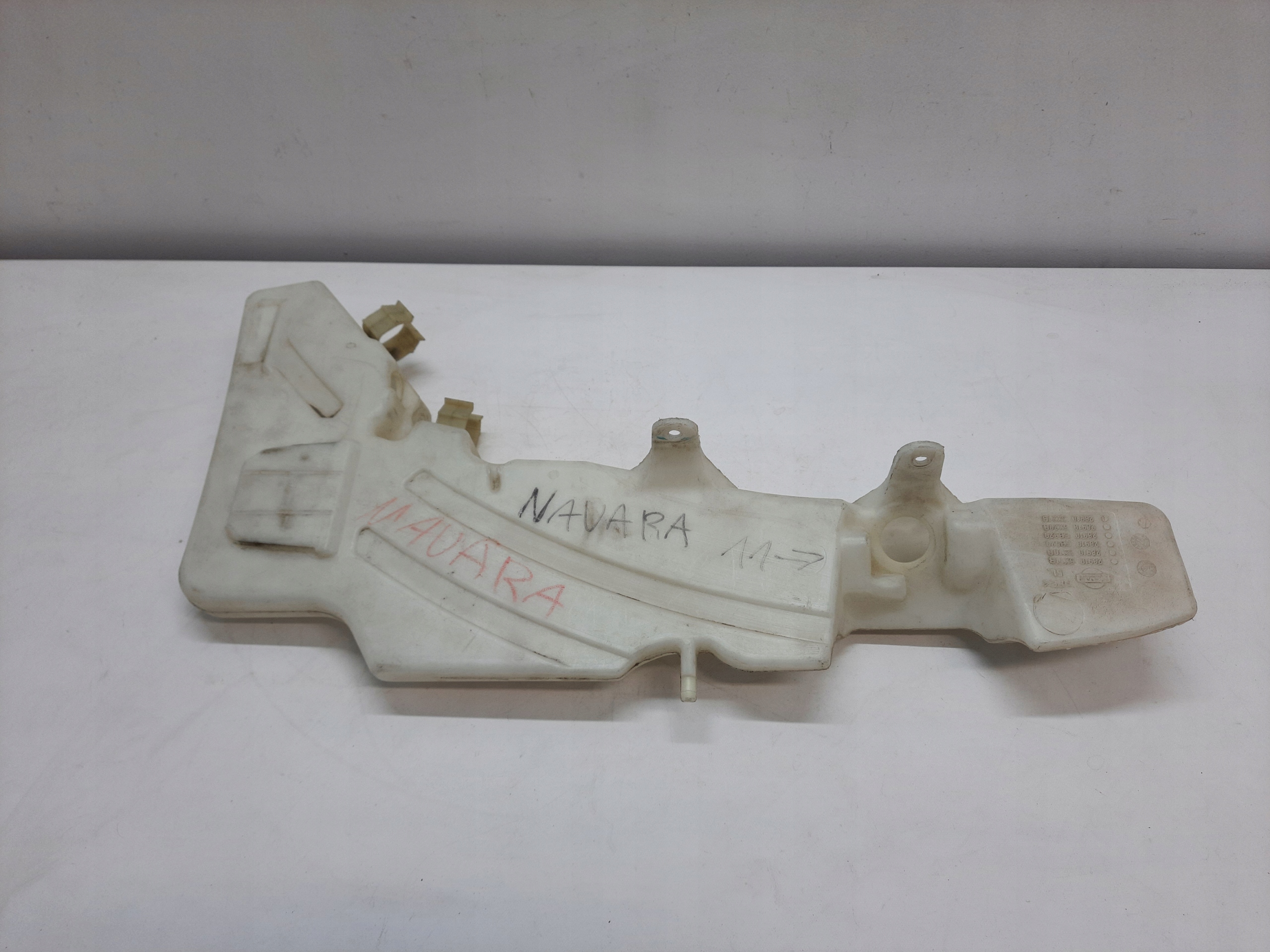 NISSAN NAVARA 3 III PATHFINDER 05- washer fluid tank original