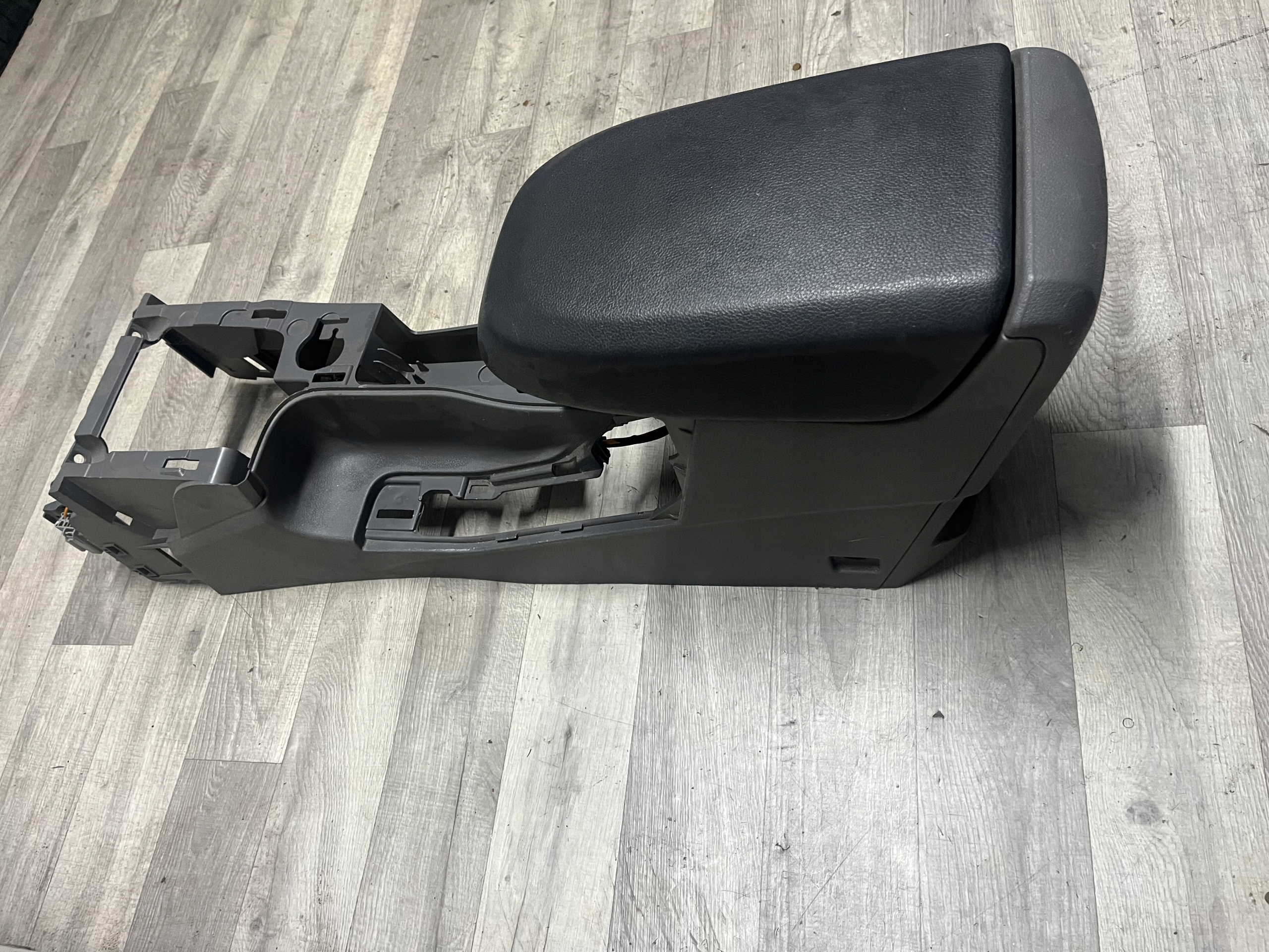 Podłokietnik tunel usb ford focus mk2 lift